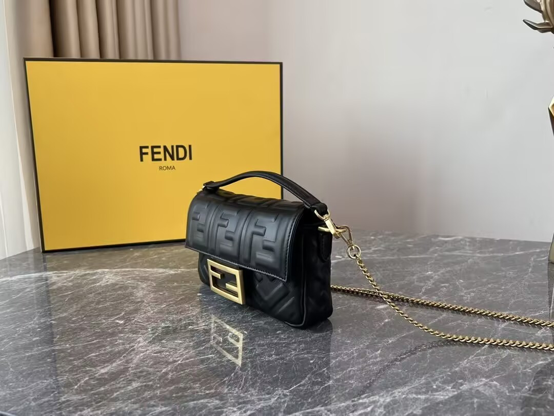 F**di baguette mini bag 19x4x10cm