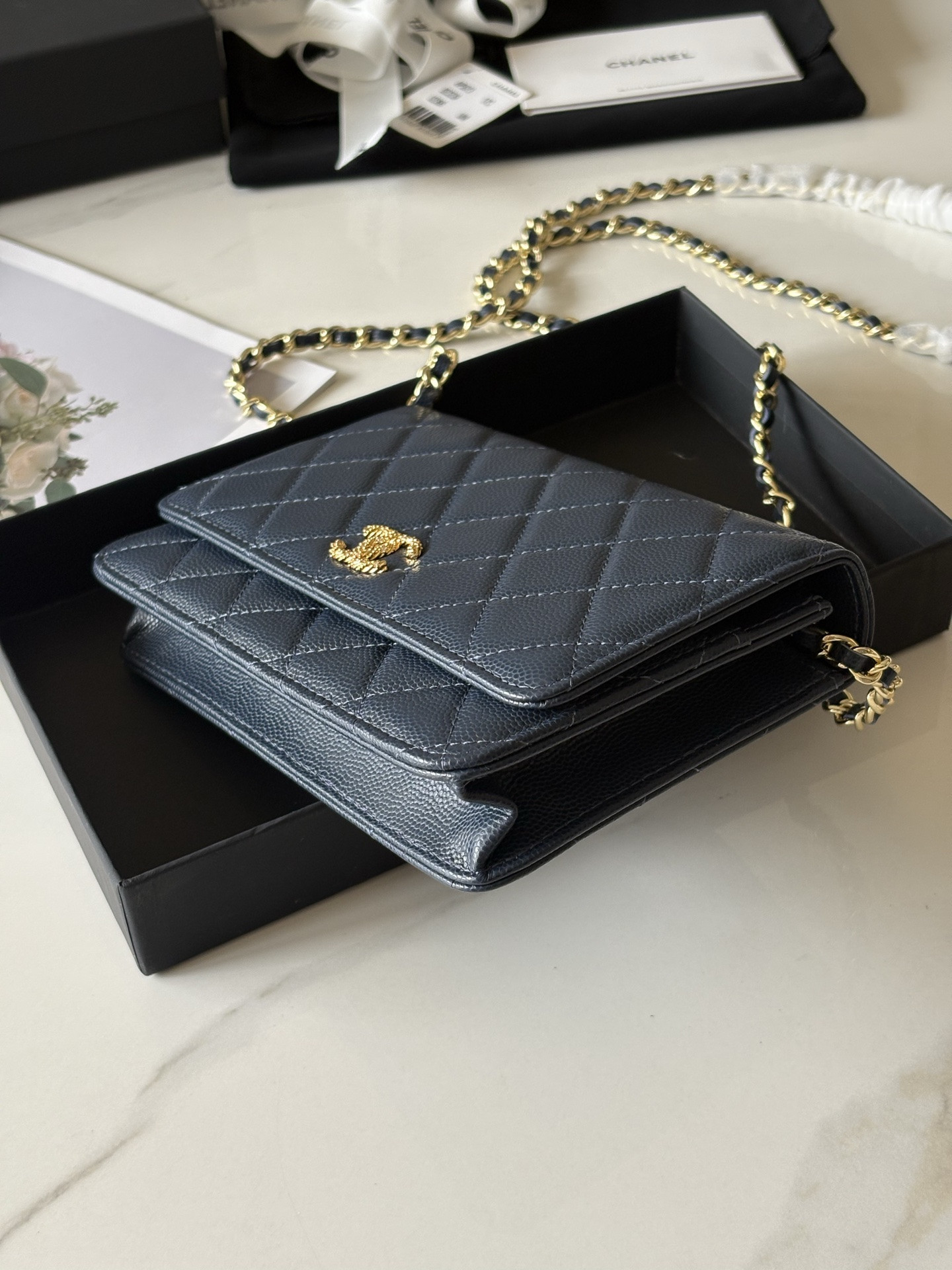 Ch**el Wallet On Chain AS5073 19x13x3.5cm