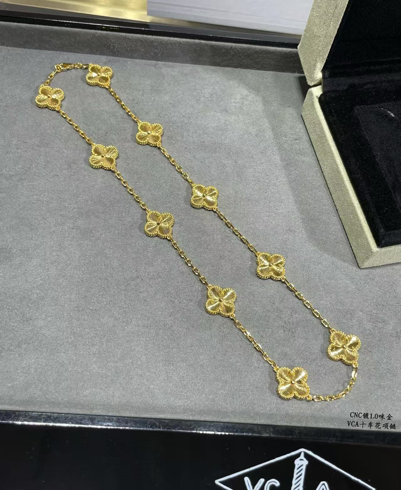 V*n Cl**f & Arpels ten-flower four-leaf clover Necklace
