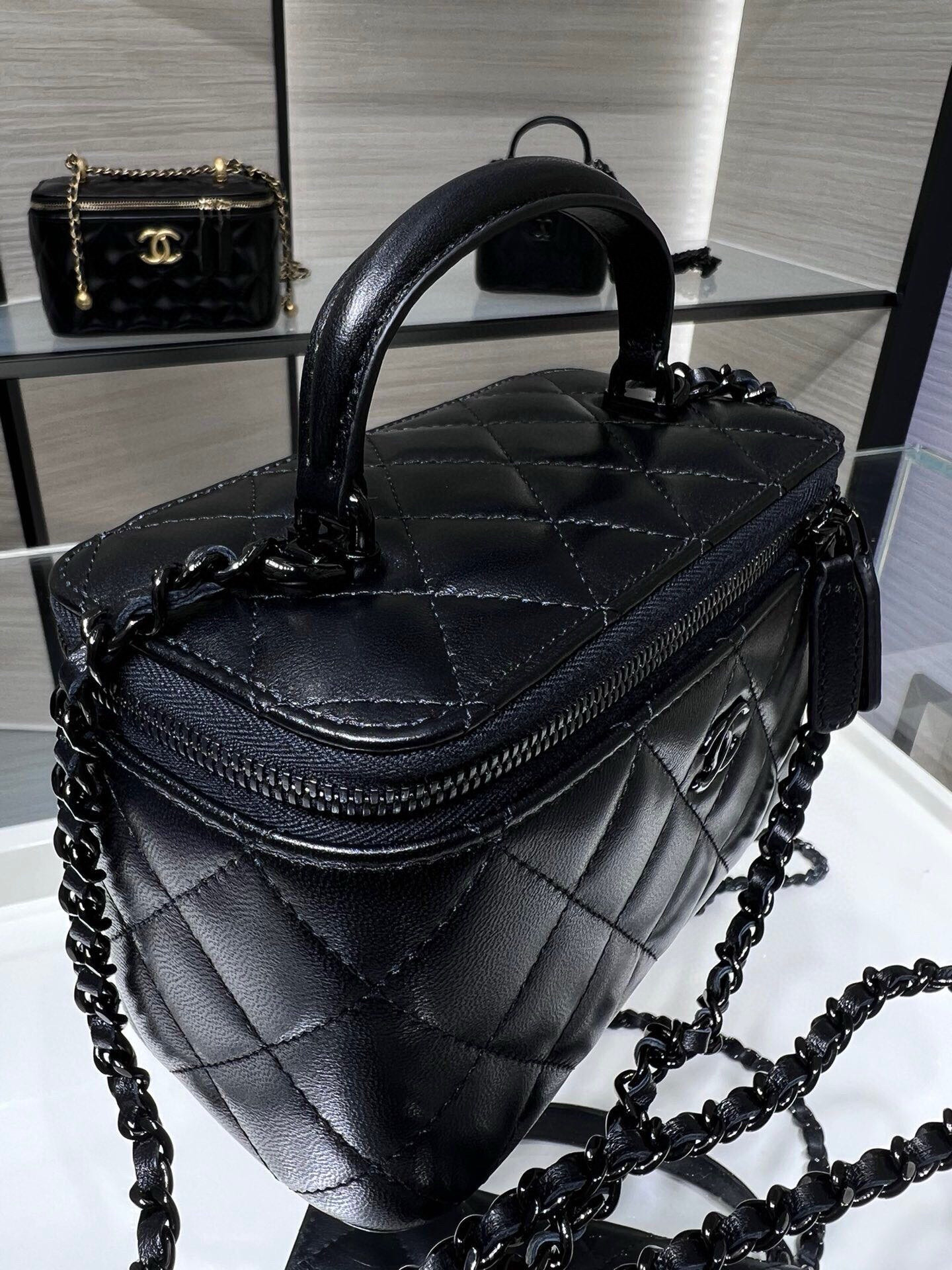 Ch**el Long Vanity with chain AP2199 9.5x17x8cm