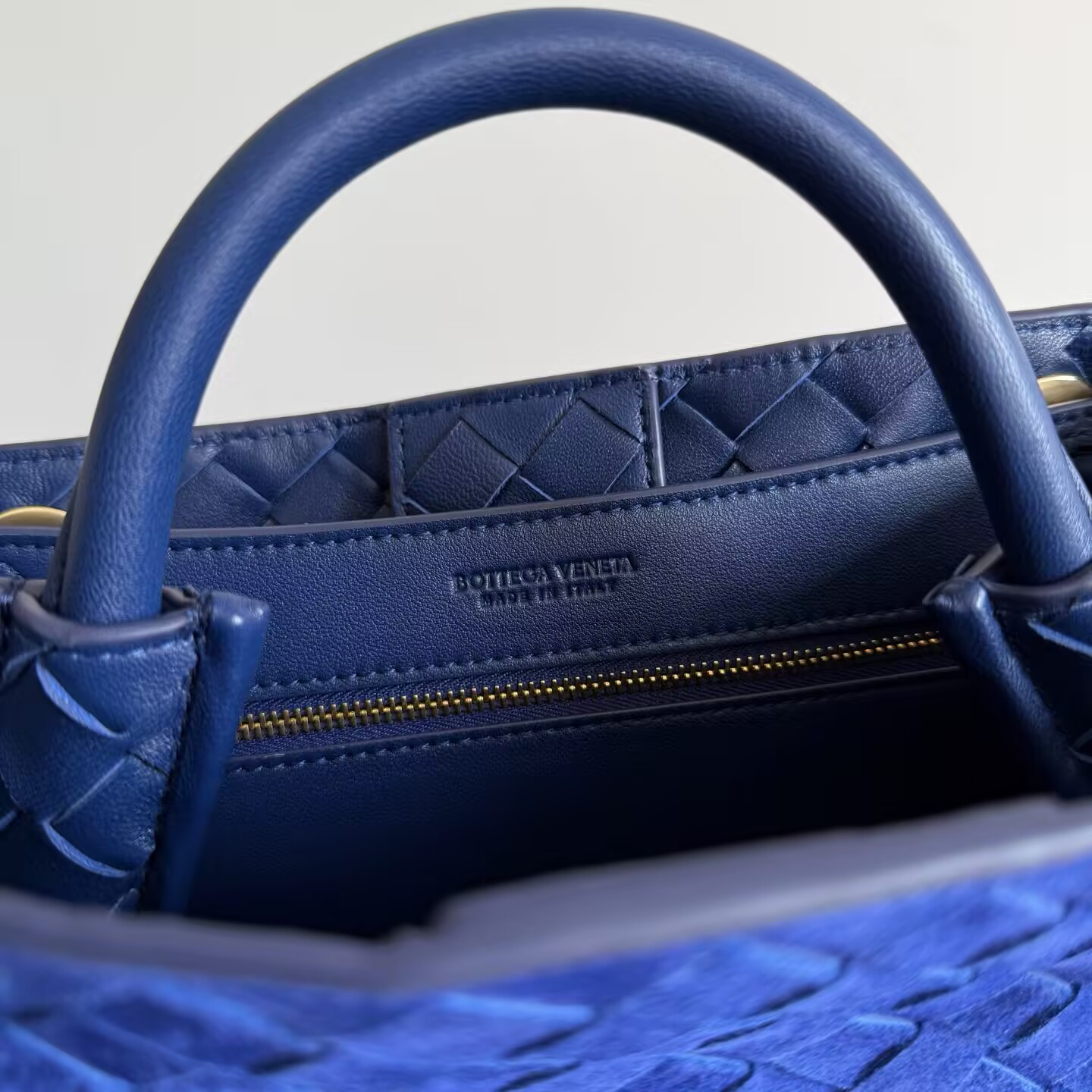 Bottega Veneta Small Andiamo 25x22x10.5cm