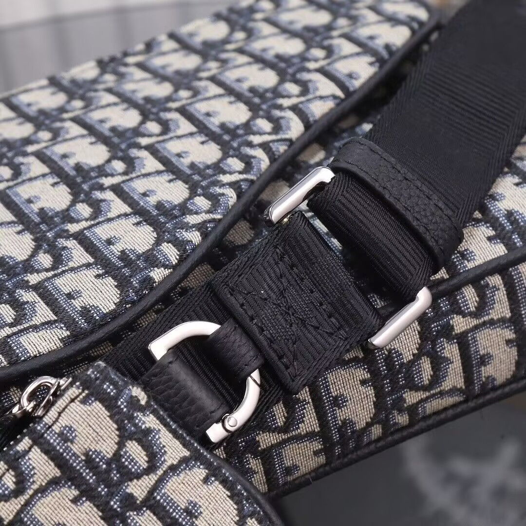 D10r Saddle Triple Pouch Beige and Black D10r Oblique Jacquard 18x25x5cm