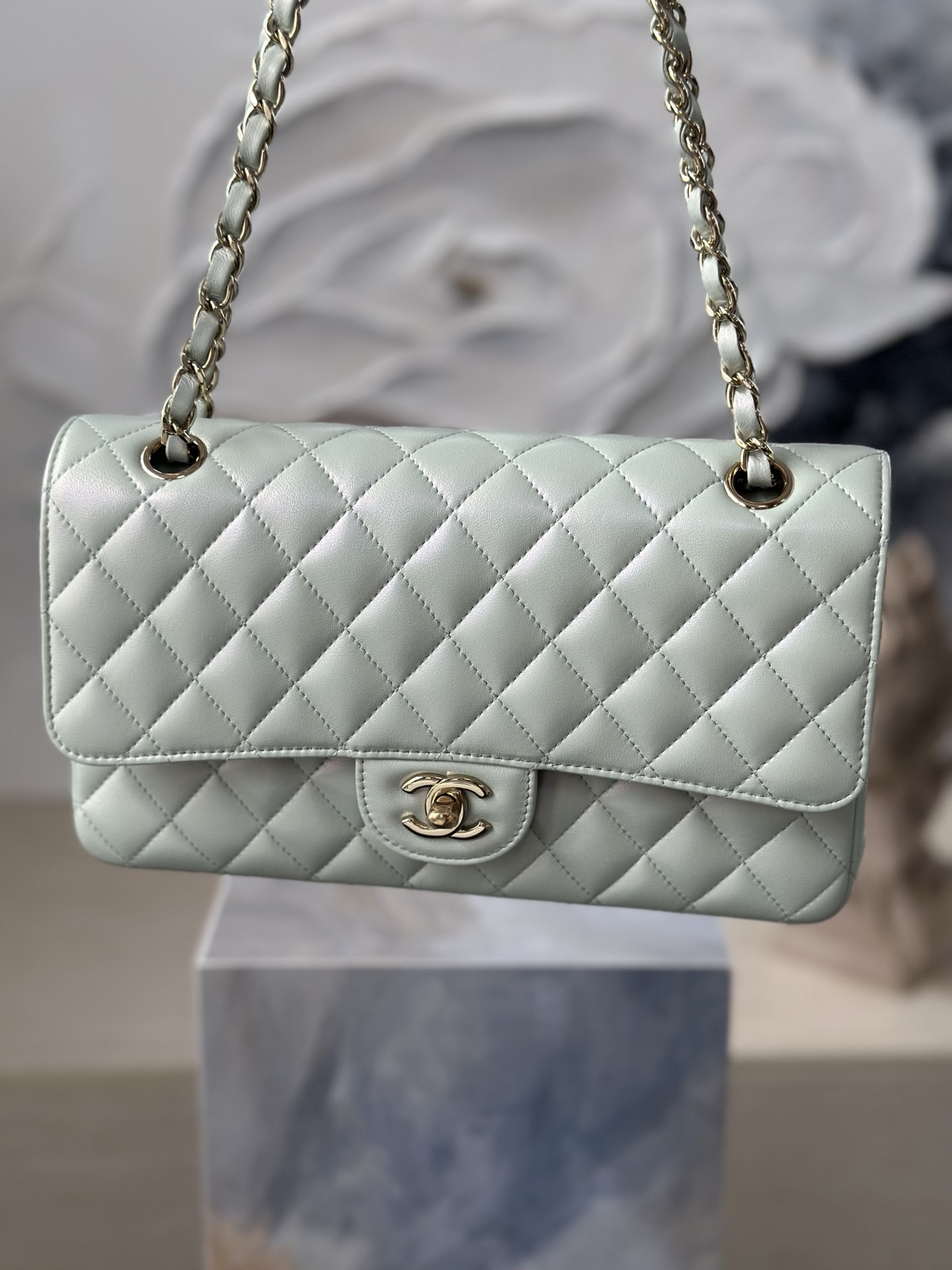 Ch**el Flap Bag Pearlescent AS1112 25.5x15.5x6cm
