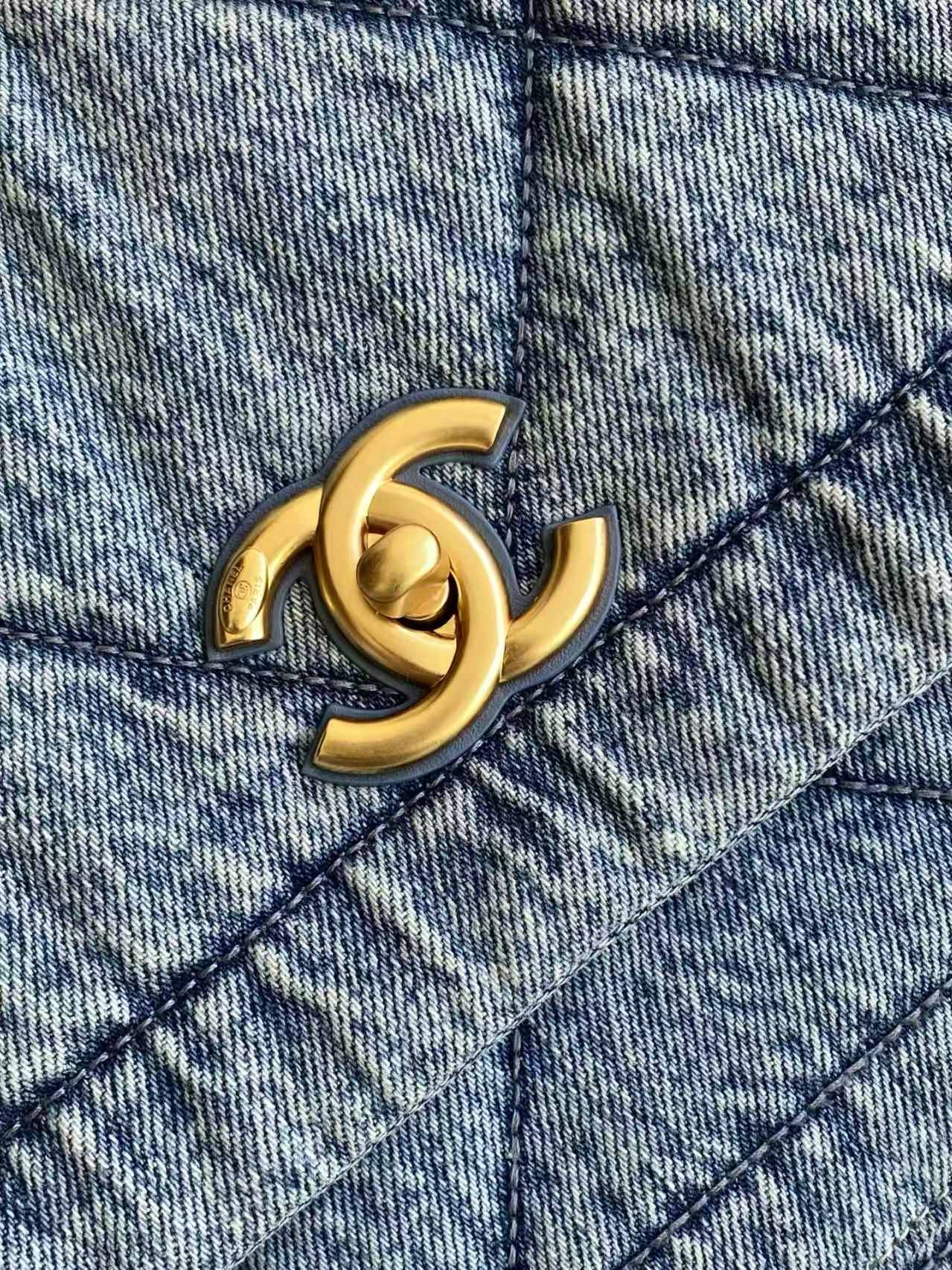 Ch**el Flap Bag 28x18x10cm