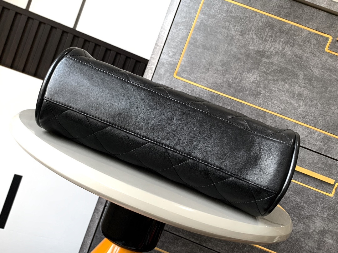 Ch**el Hobo Bag 30x20x12cm