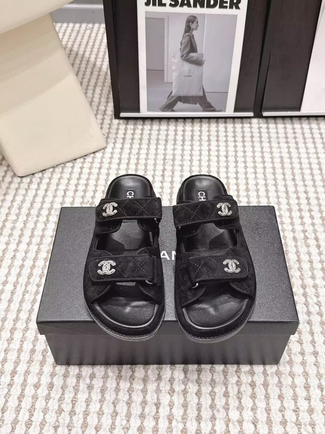 UA Ch**el SLIDES