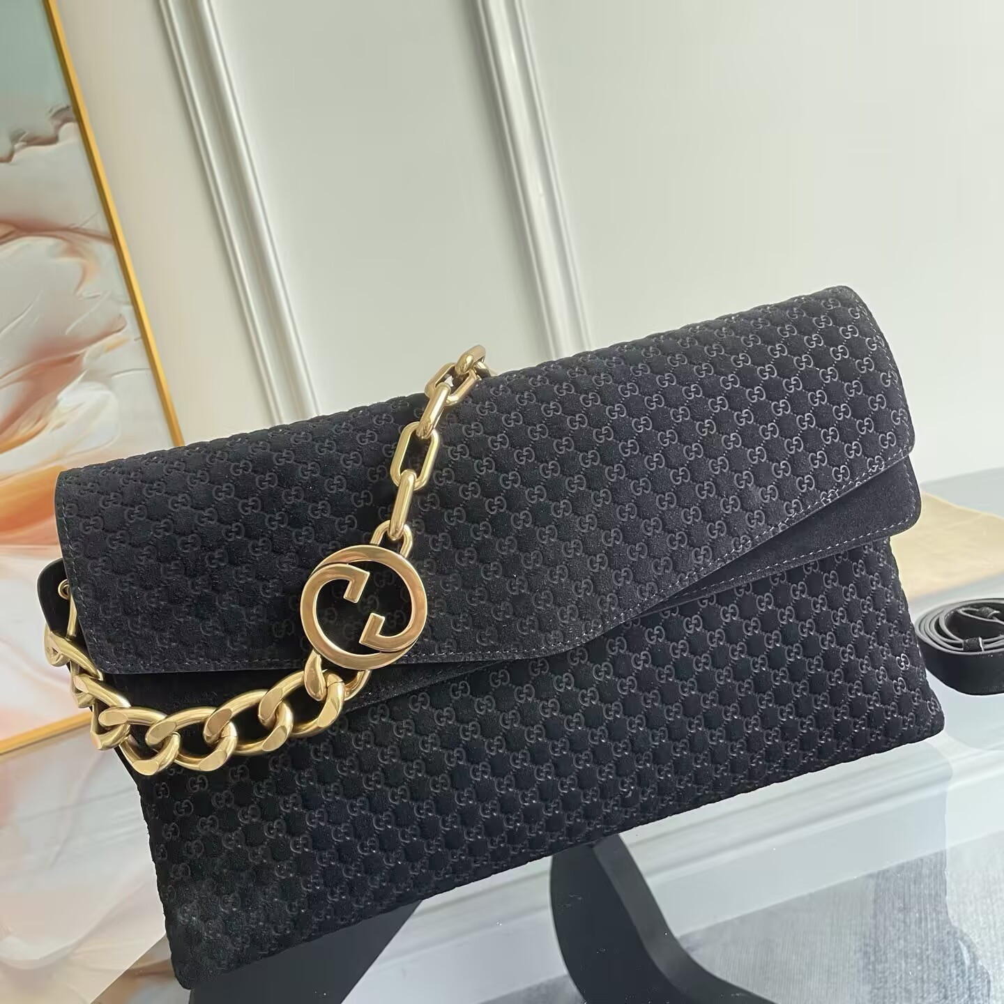 Gvc*1 Large Shoulder Bag With Chain 36x19.5x9.5cm