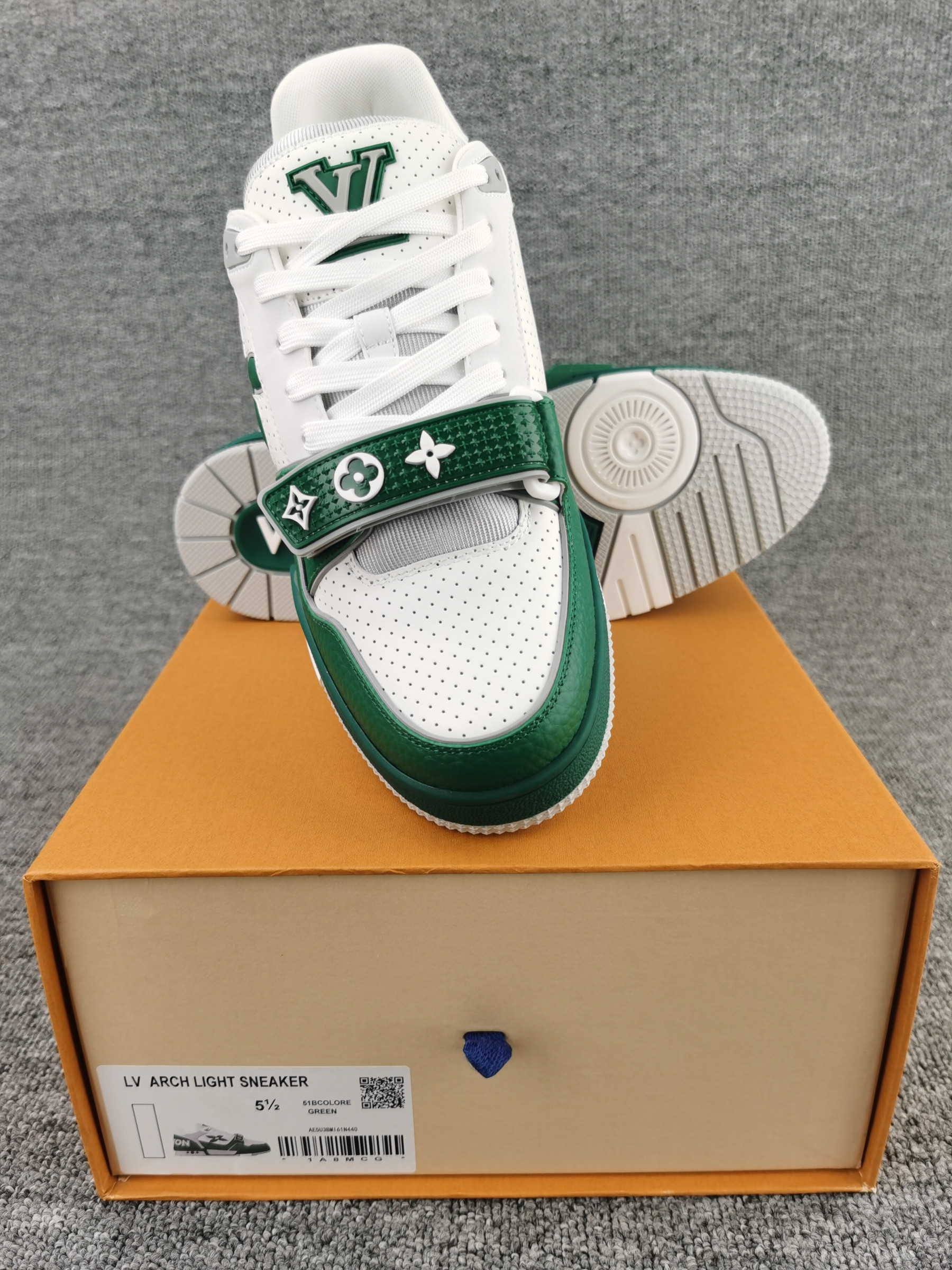 UA LV Trainer Sneaker