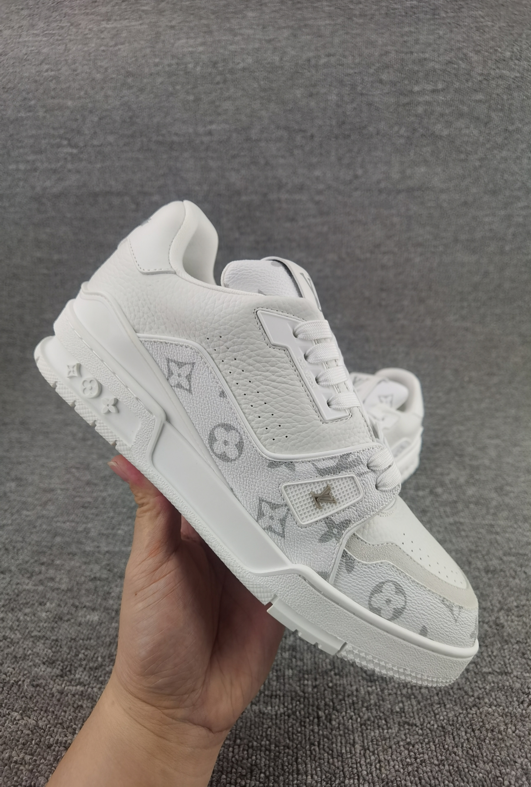 UA LV Trainer Sneaker