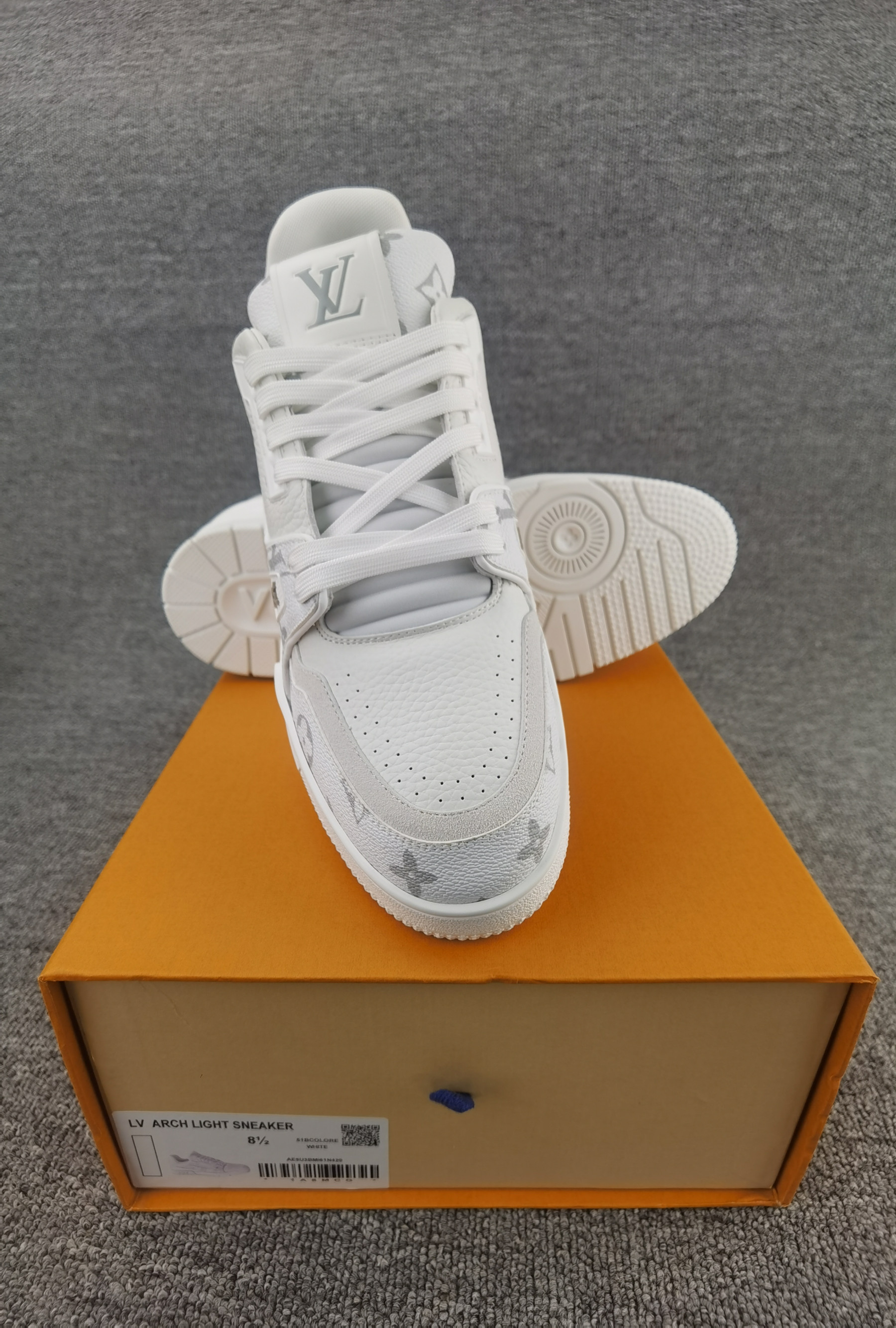UA LV Trainer Sneaker
