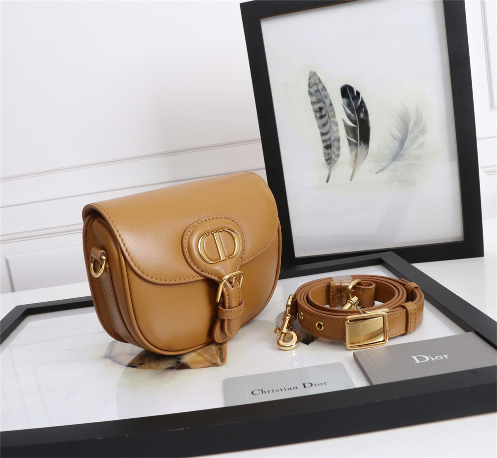 MEDIUM D10r BOBBY BAG Camel Box Calfskin