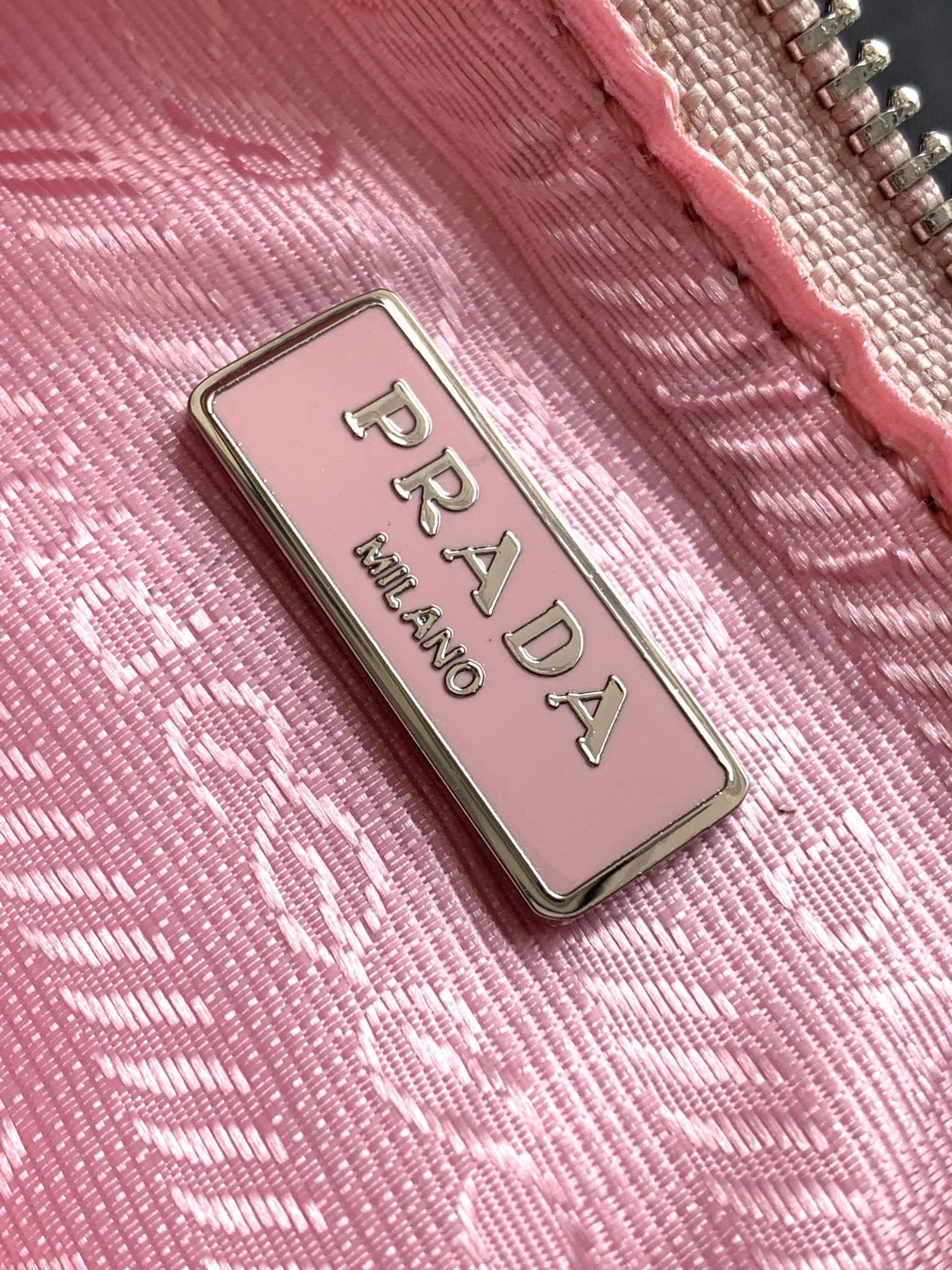 Pra*a Re-Edition 2005 Re-Nylon bag PINK