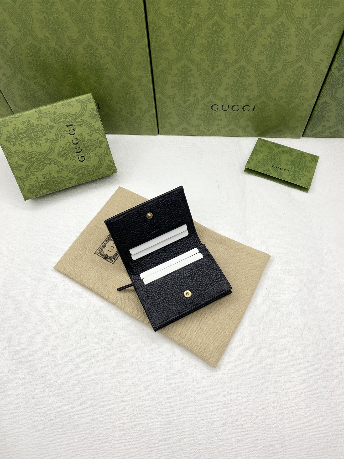 Gvc*1 HUHU card wallet 11x8.5x3cm