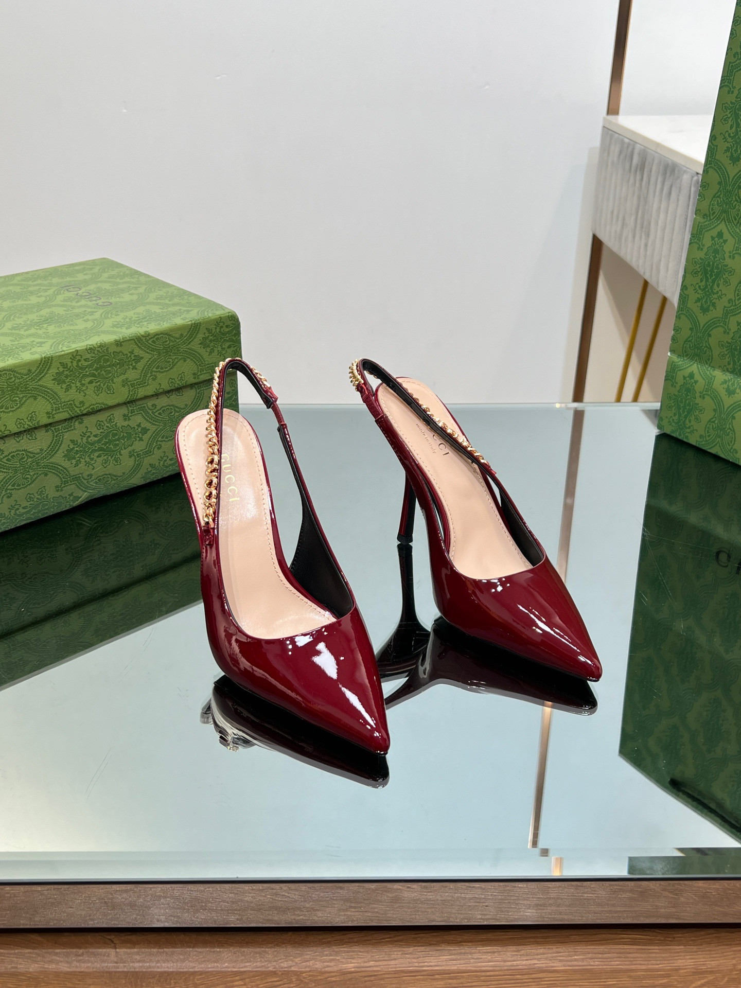 Gvc*1 SIGNORIA SLINGBACK PUMP