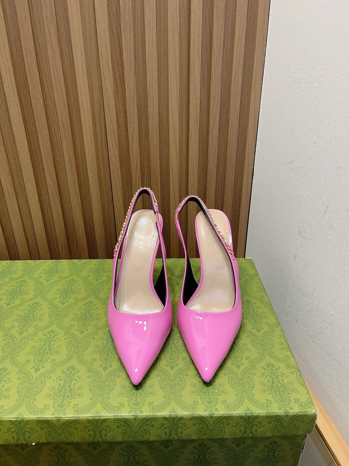 Gvc*1 SIGNORIA SLINGBACK PUMP High