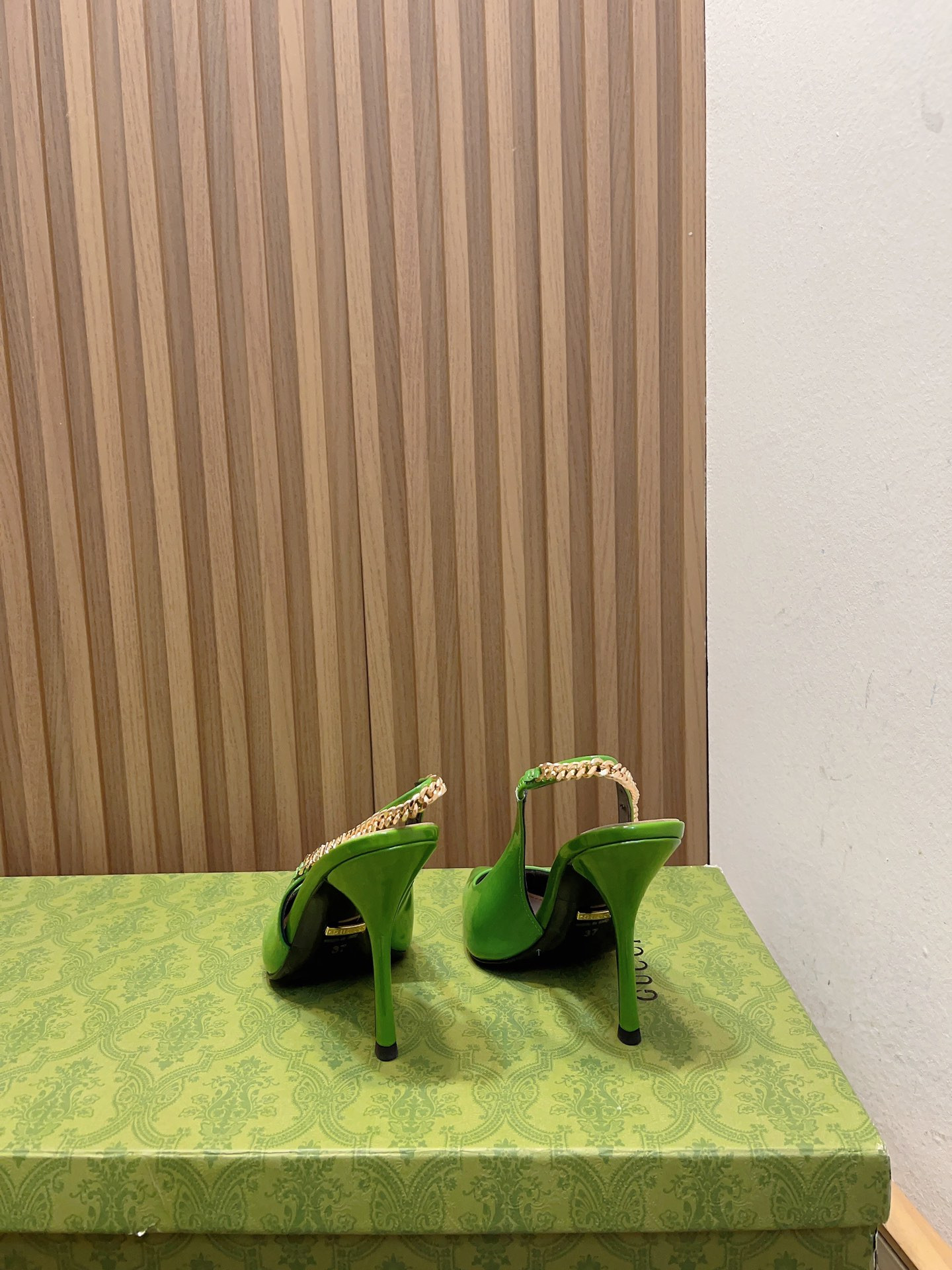 Gvc*1 SIGNORIA SLINGBACK PUMP High