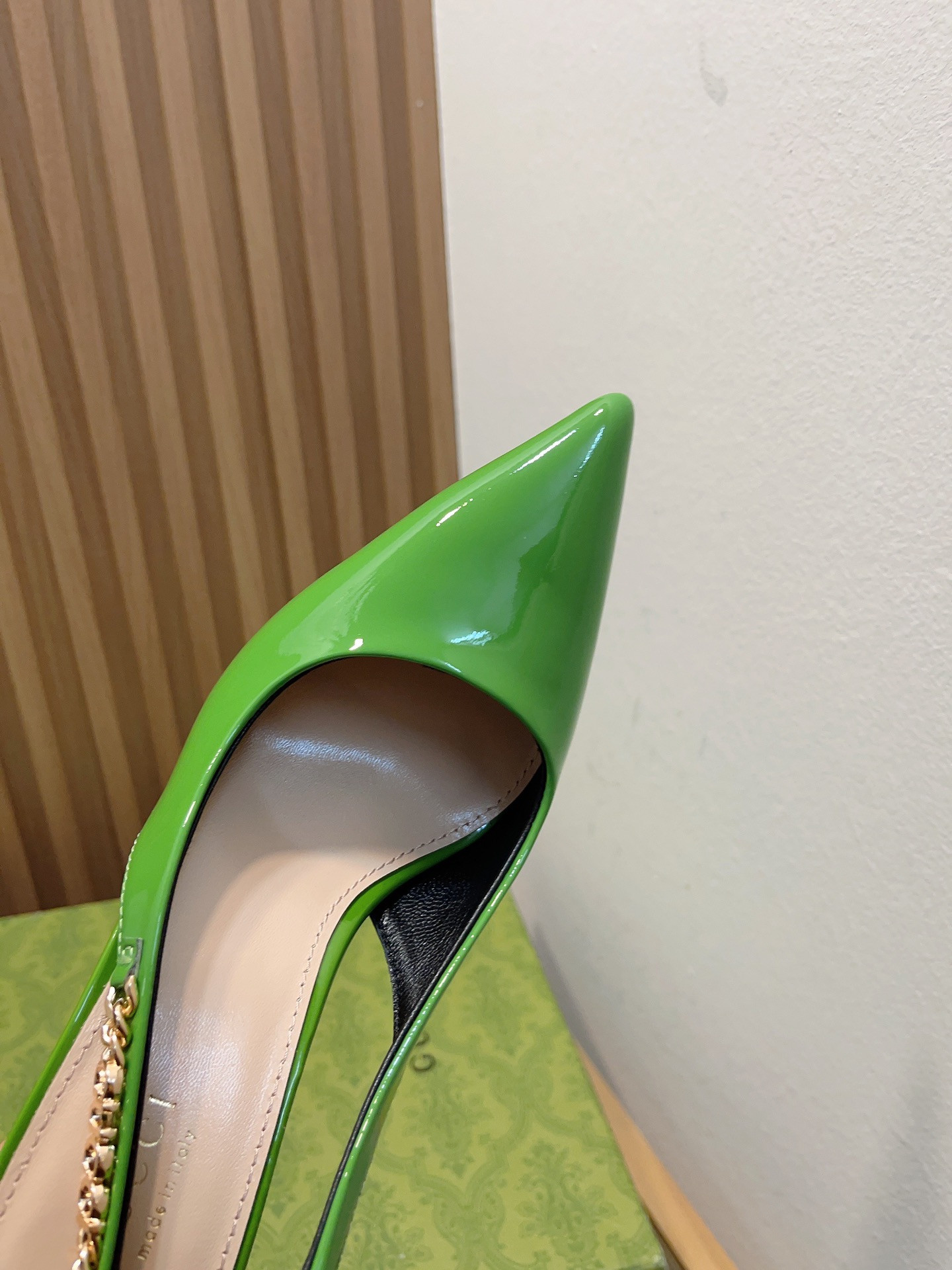 Gvc*1 SIGNORIA SLINGBACK PUMP High
