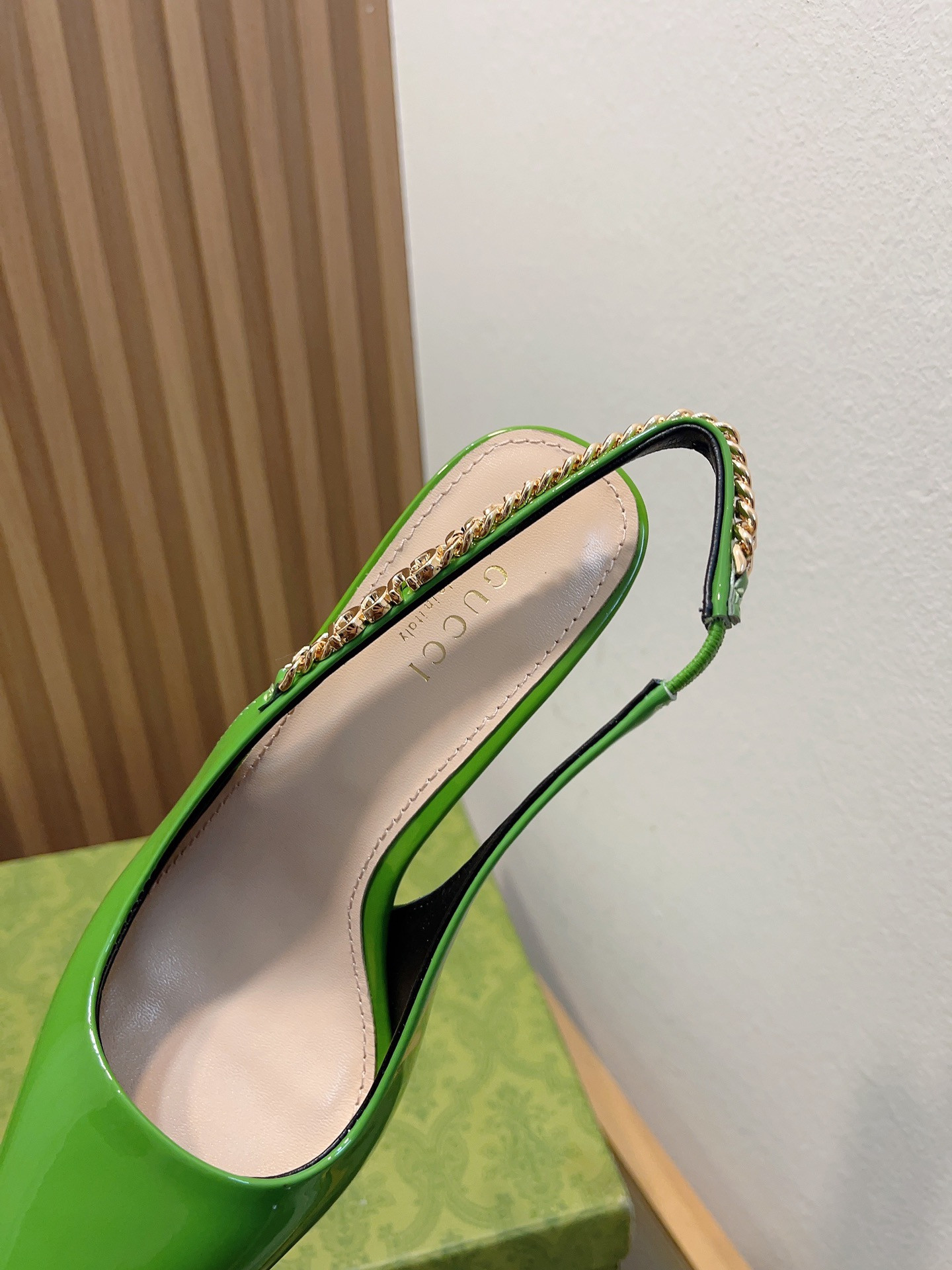 Gvc*1 SIGNORIA SLINGBACK PUMP High