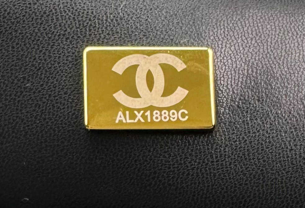 Ch**el MINI CLASSIC 11.12 HANDBAG 20 12 × 20 × 6 cm