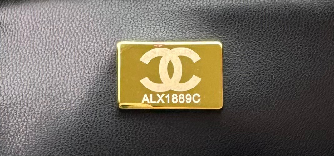 Ch**el MINI CLASSIC 11.12 HANDBAG 20 12 × 20 × 6 cm