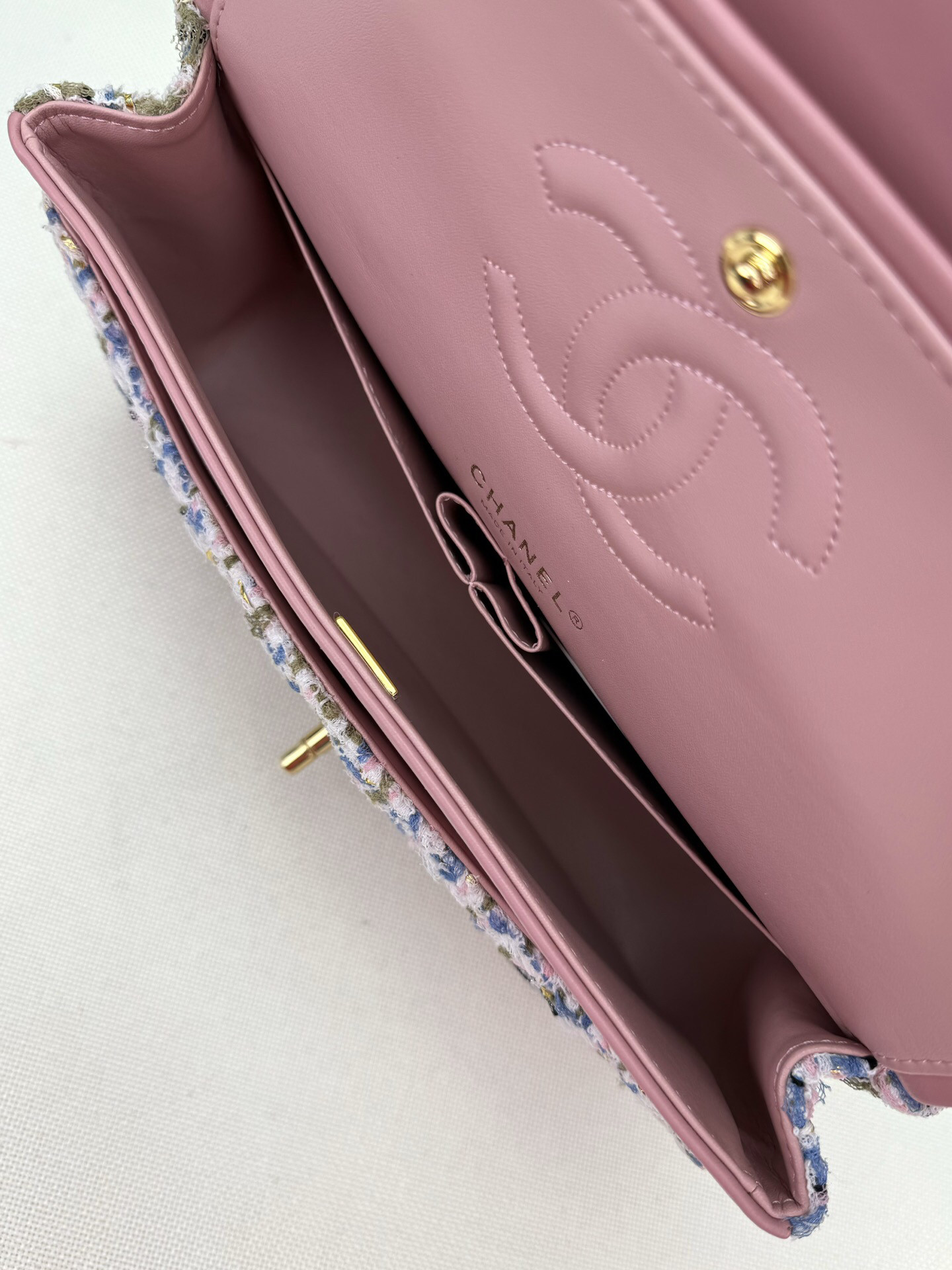 Ch**el MINI CLASSIC 11.12 HANDBAG 20 12 × 20 × 6 cm