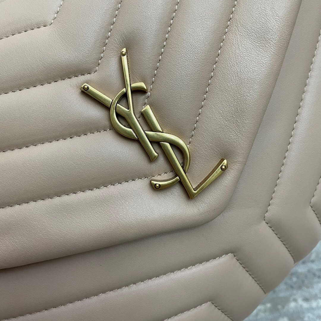 Y51 LOULOU MEDIUM IN QUILTED LEATHER 32x22x9cm