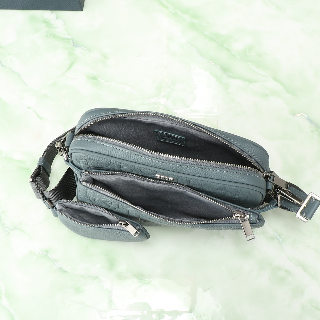 D10r Saddle Triple Pouch Deep Gray D10r Gravity Leather and Deep Gray Grained Calfskin 23x16x4cm