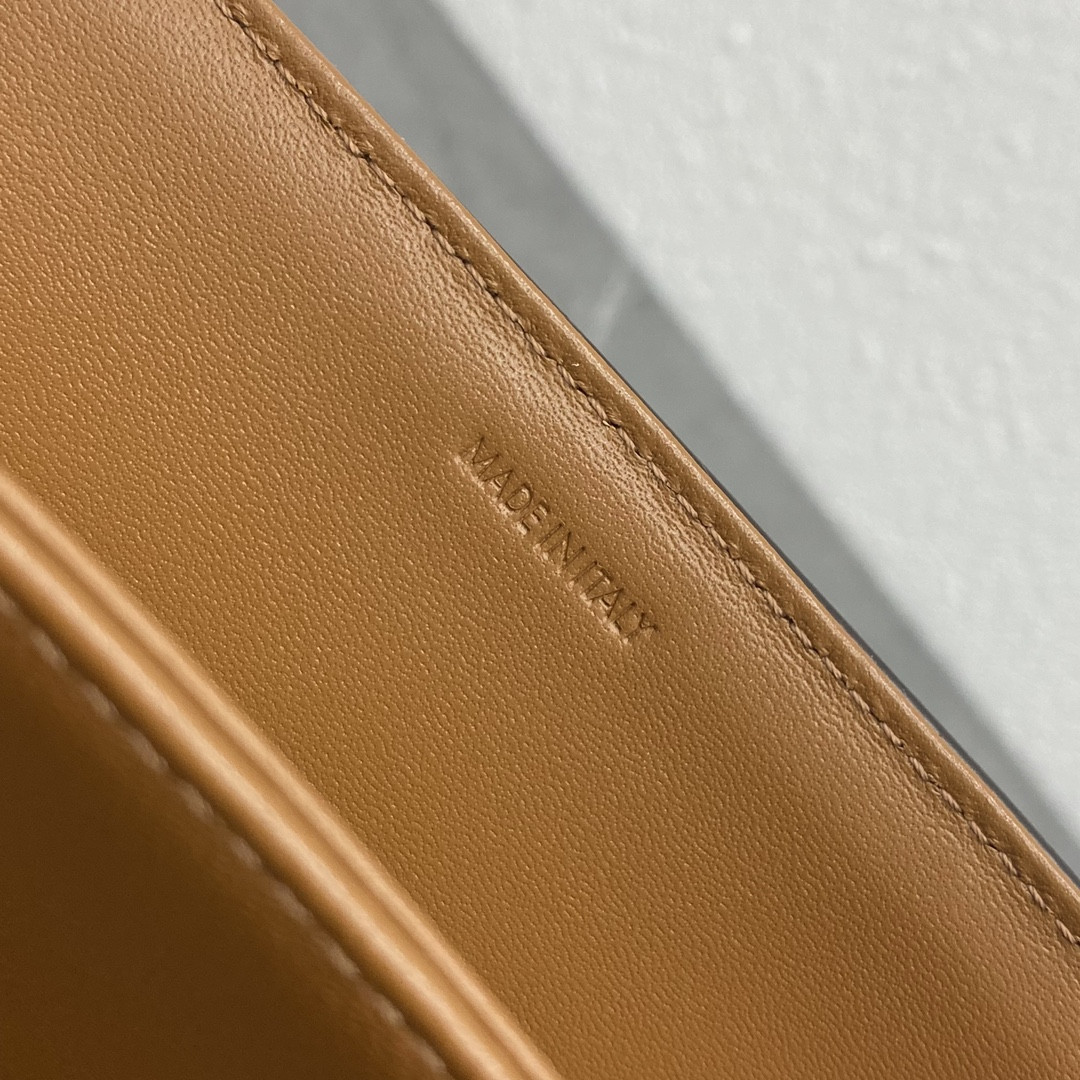 Ce1i*e Triomphe Bag 22x16.5x7cm