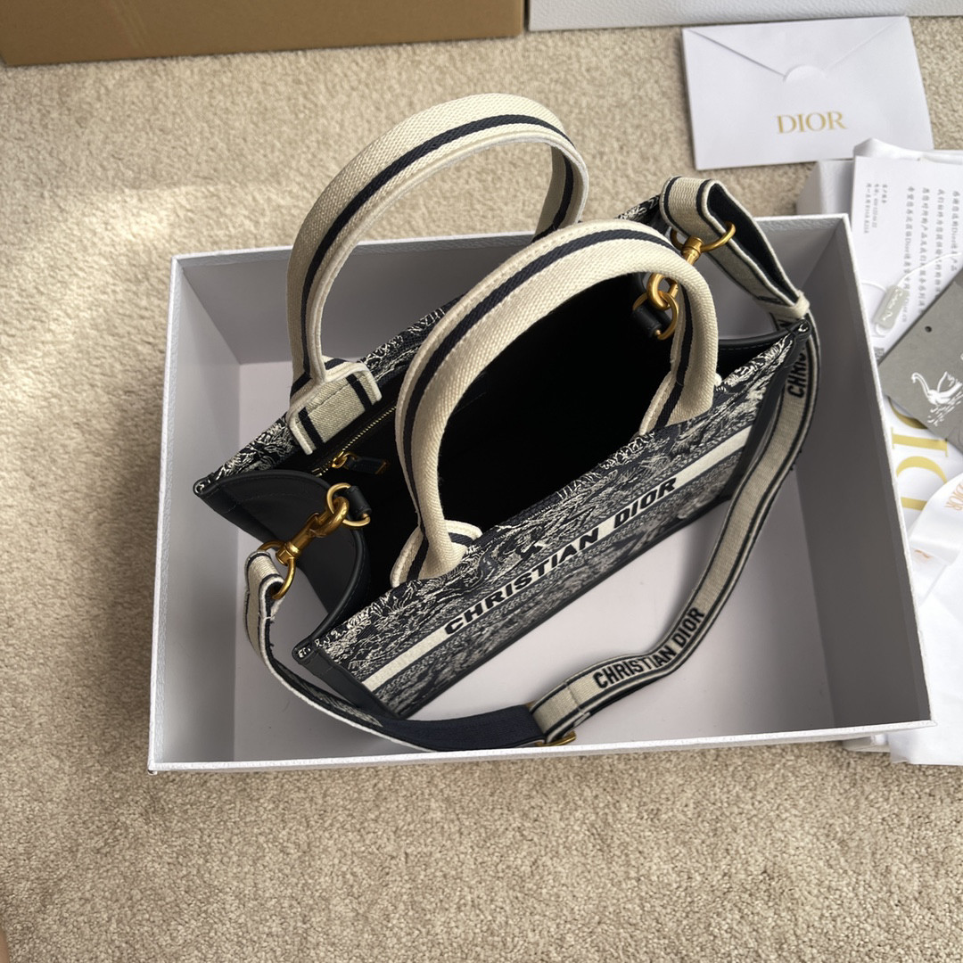 D10r  Book Tote  Reverse  26.5×21×14cm