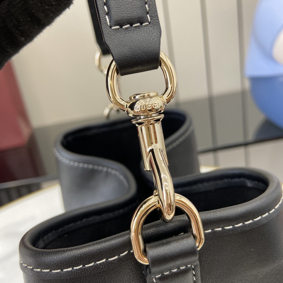 Gvc*1 Mini  Emblem 19x18x11cm