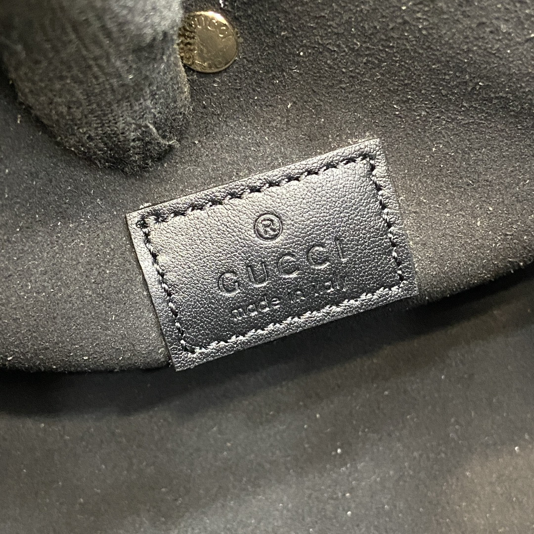 Gvc*1 Mini  Emblem 19x18x11cm