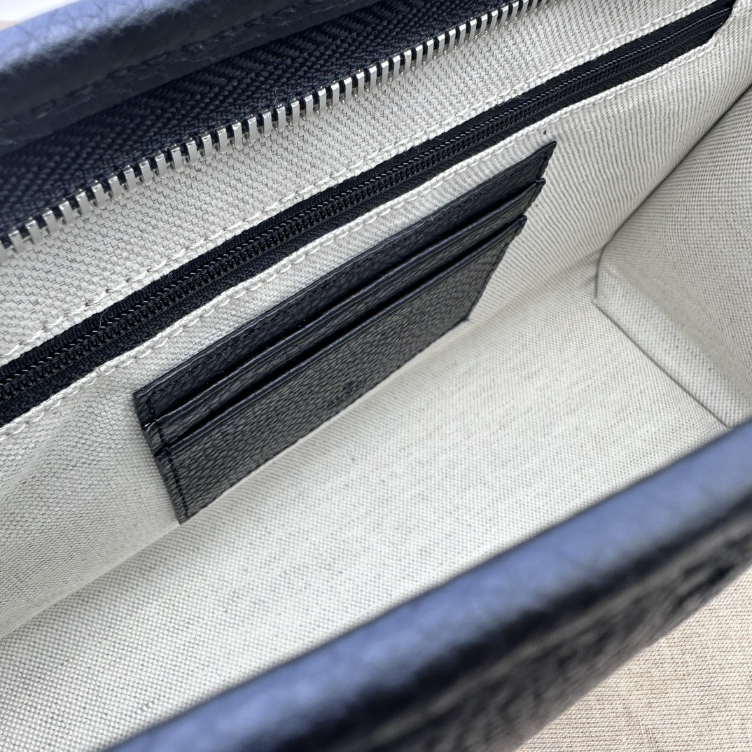 Gvc*1 Jumbo GG pouch 28.5x18x9cm