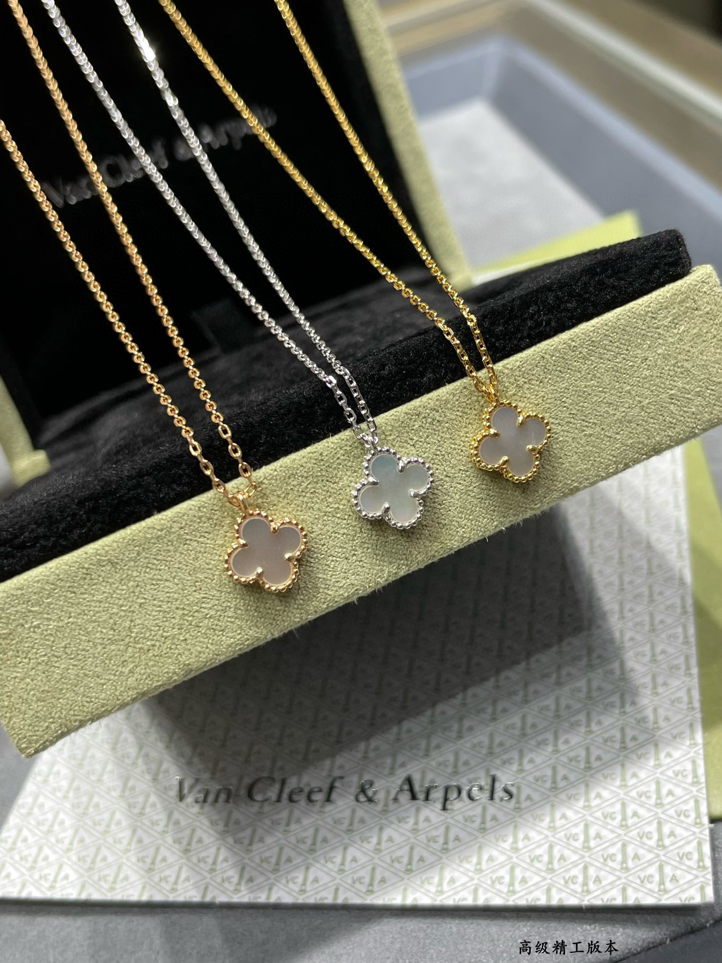 V*n Cl**f & Arpels Mini Necklace Diameter approx 1.0cm,Chain length approx 40+5cm