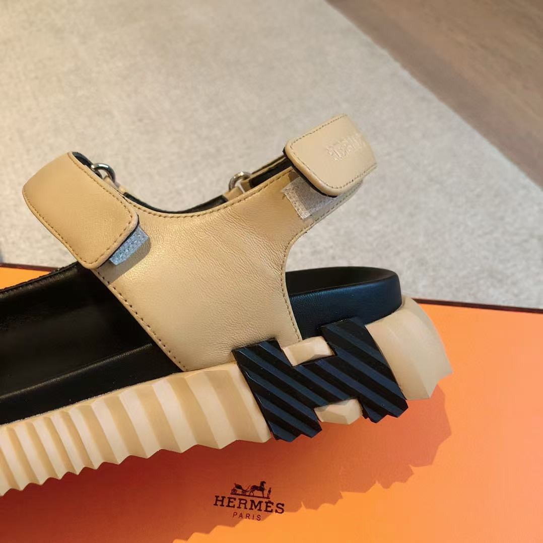 UA H**me5 Junior sandal