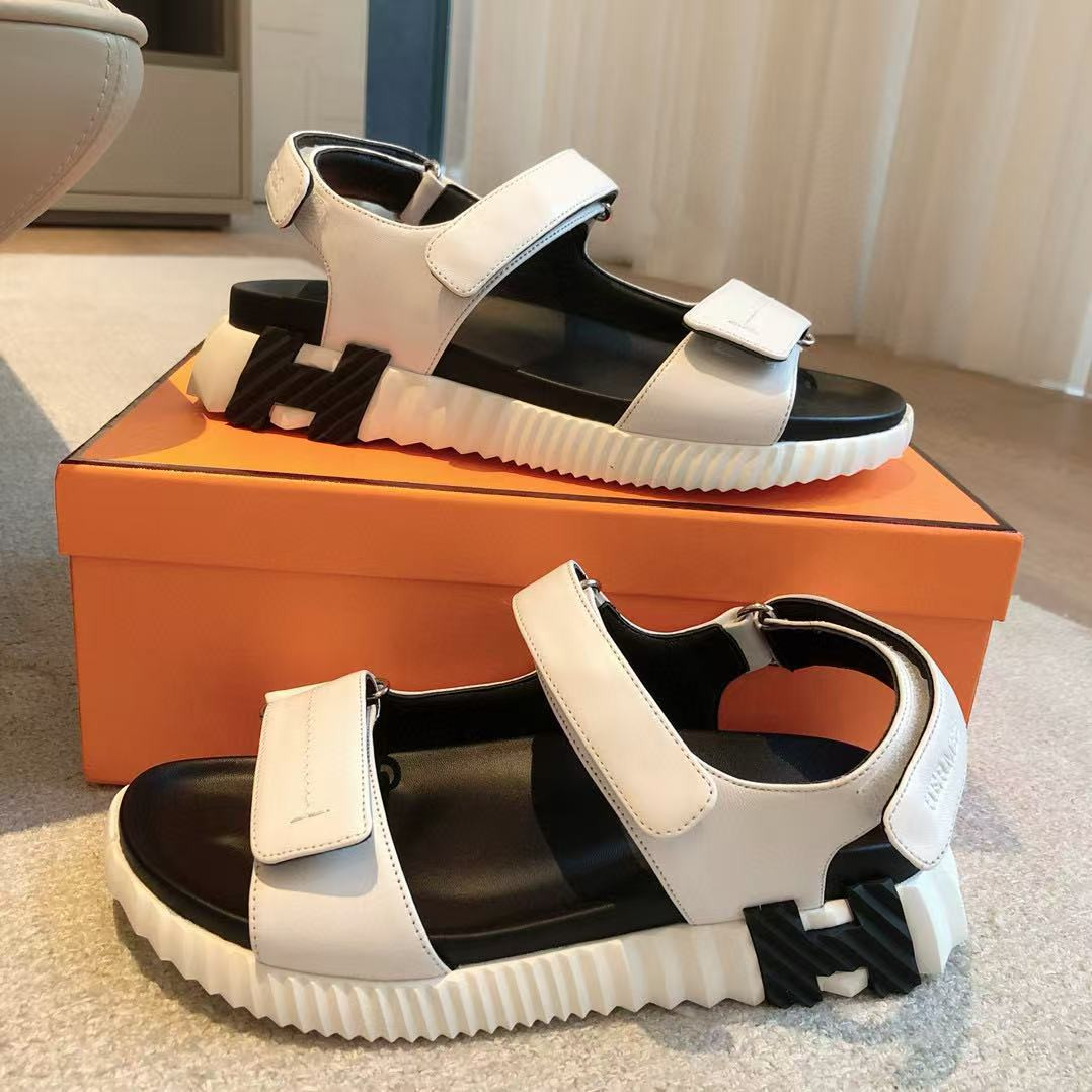 UA H**me5 Junior sandal