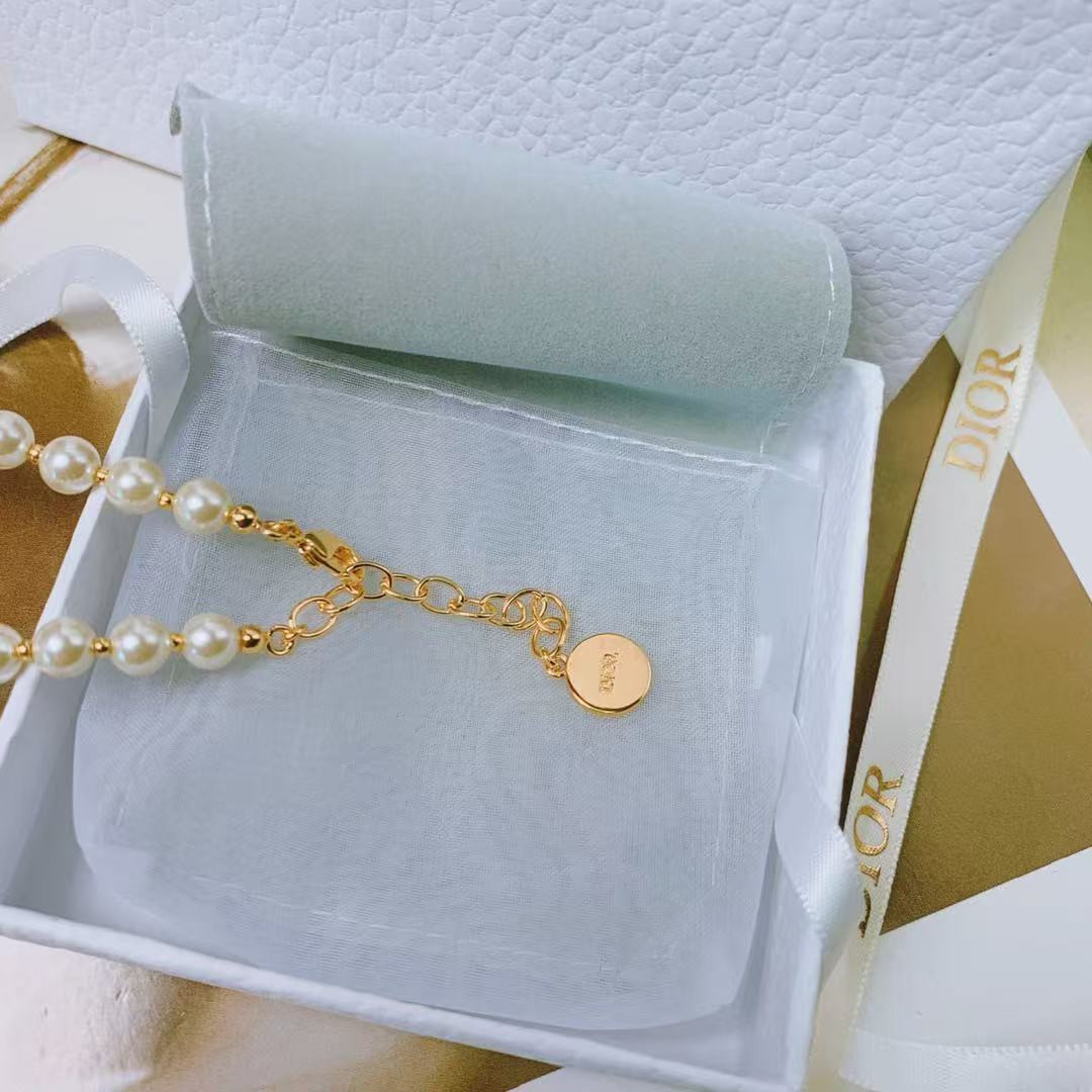 D10r necklace