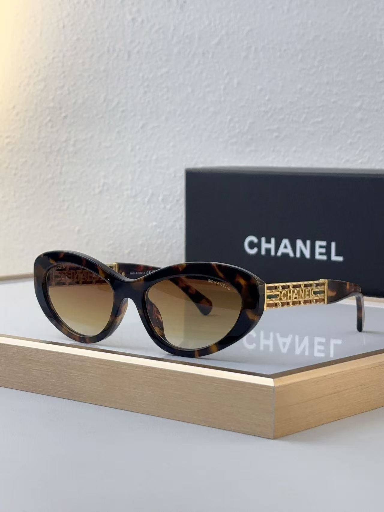 Ch**el glasses ch5538