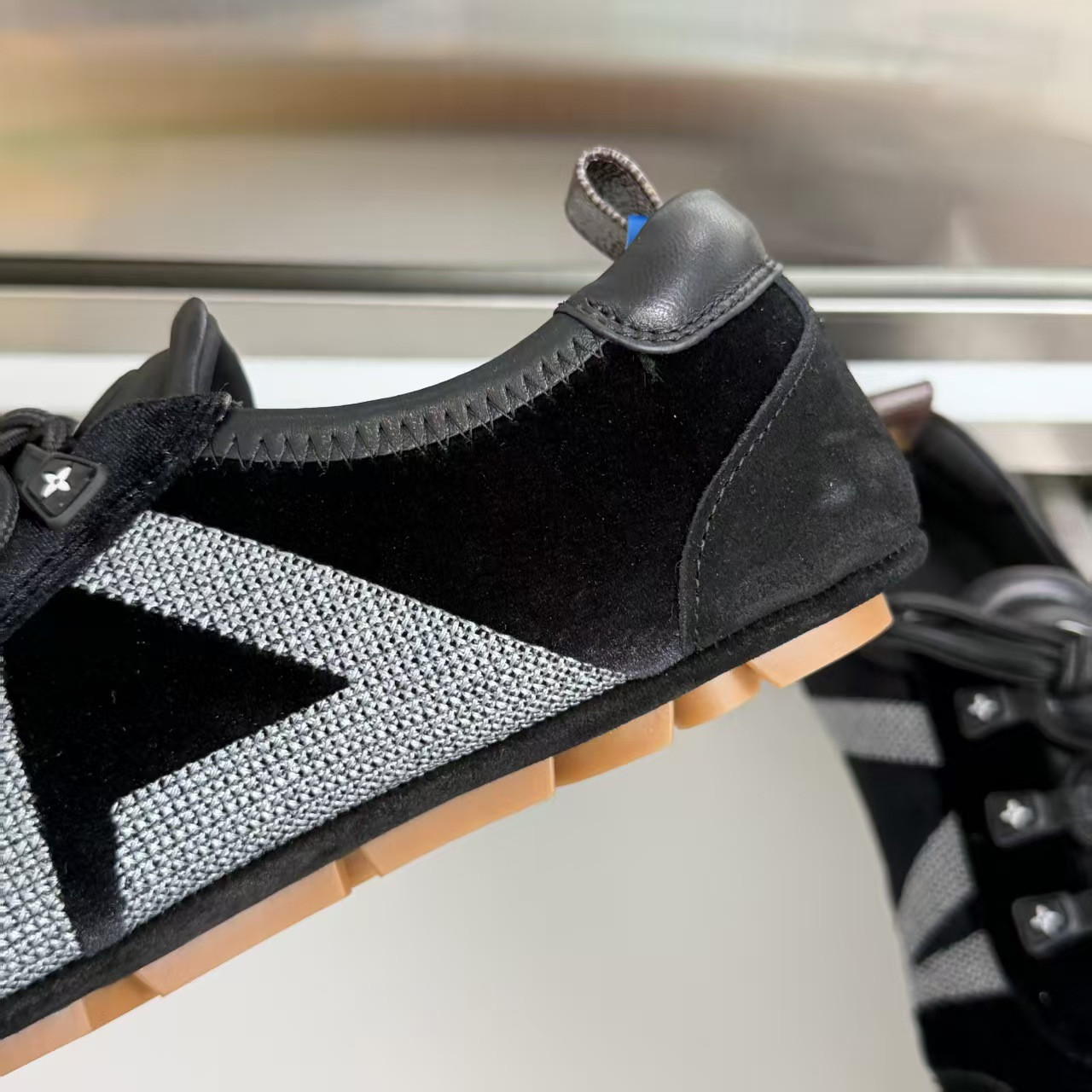 UA LV Sneaker