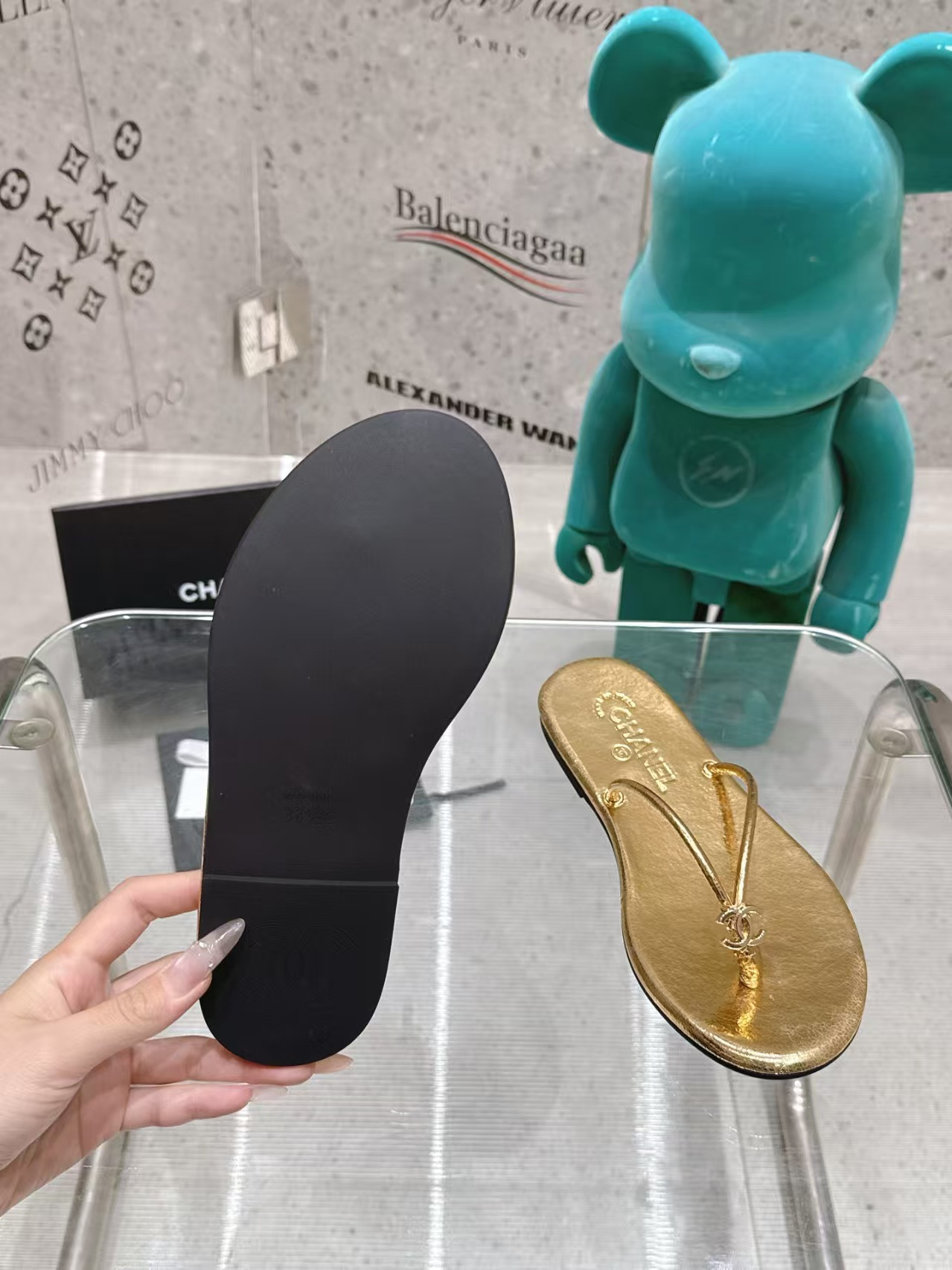 ua Ch**el slides
