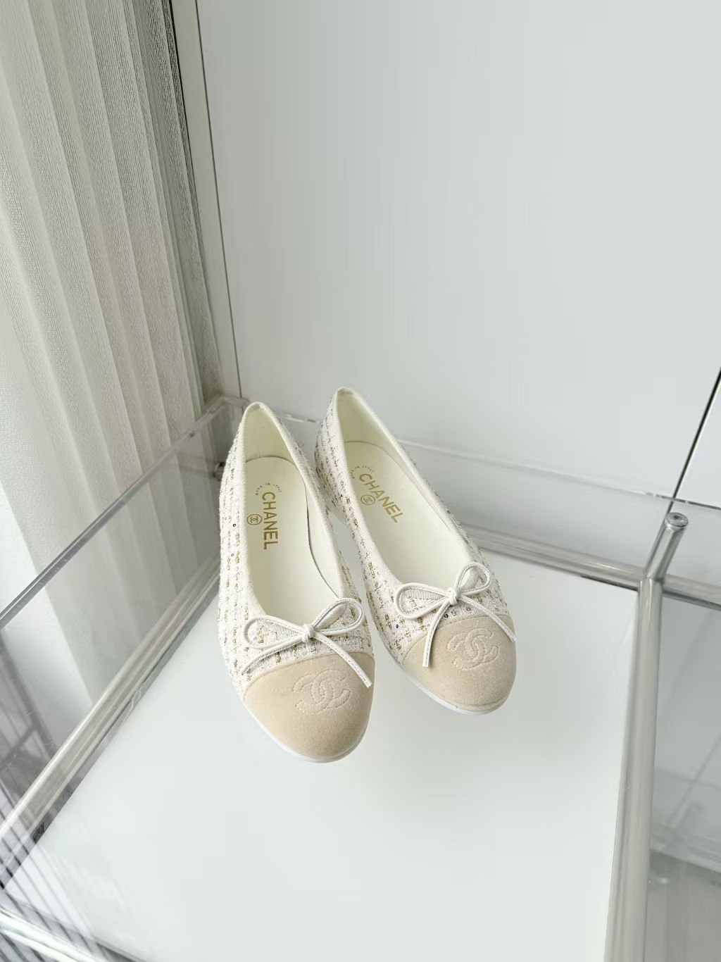 ua Ch**el ballet flats