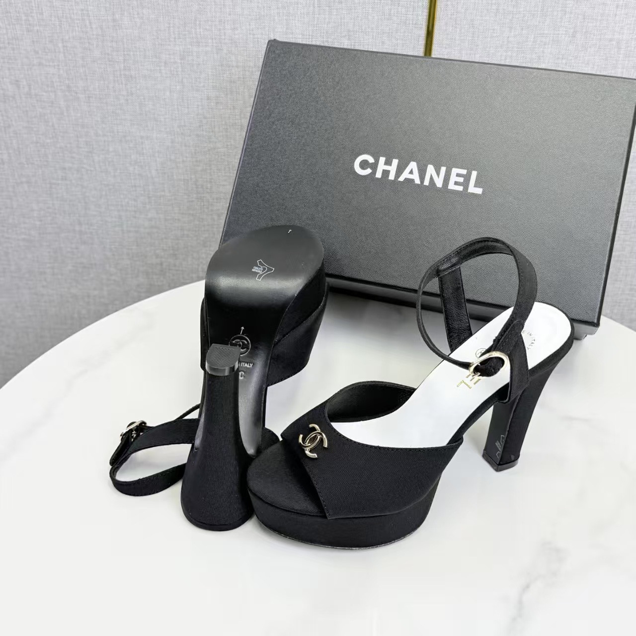 ua Ch**el sandals 11cm heel