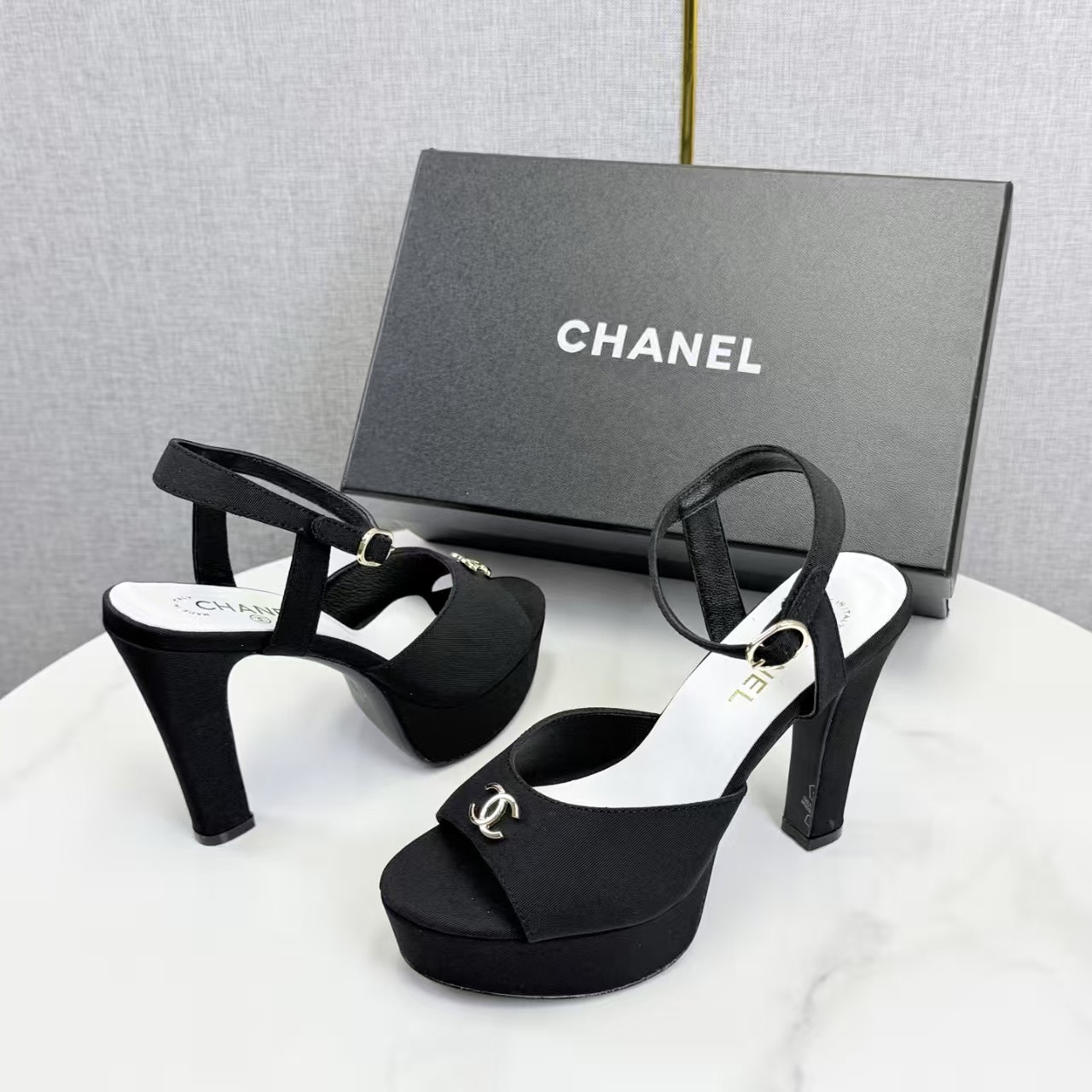 ua Ch**el sandals 11cm heel