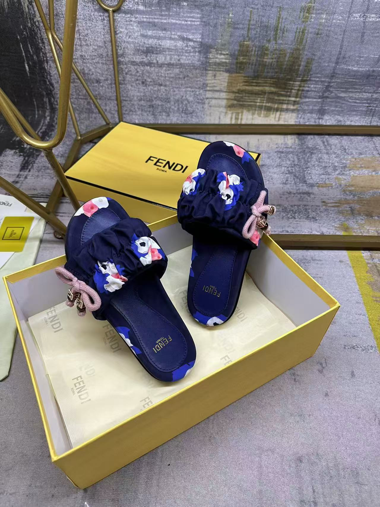 UA F**di Slides