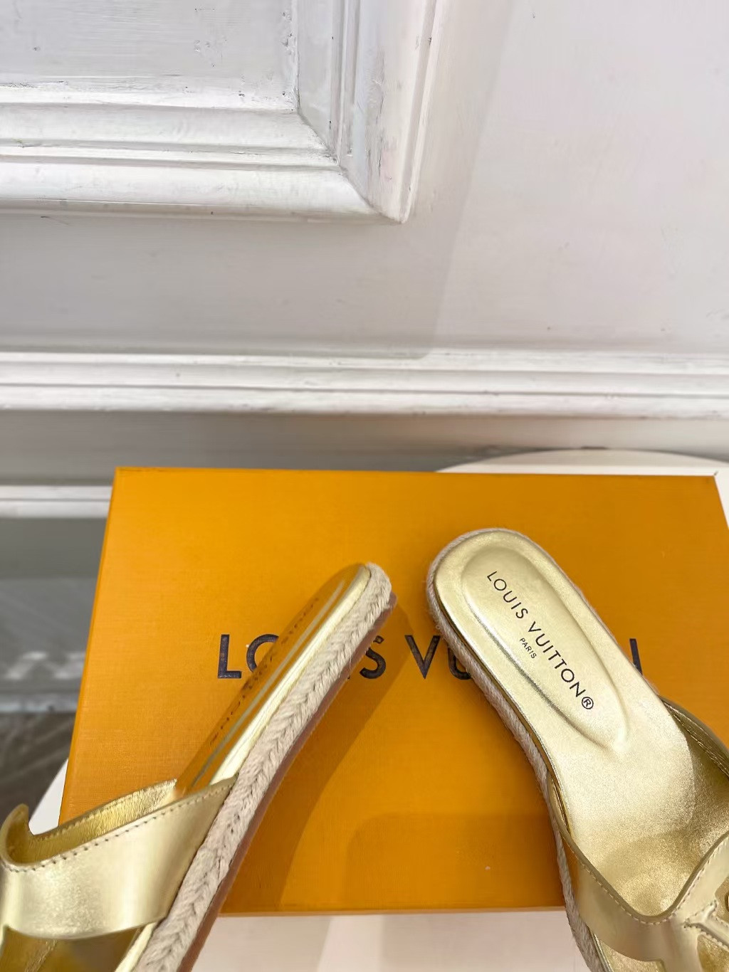 UA LV Flat Mule