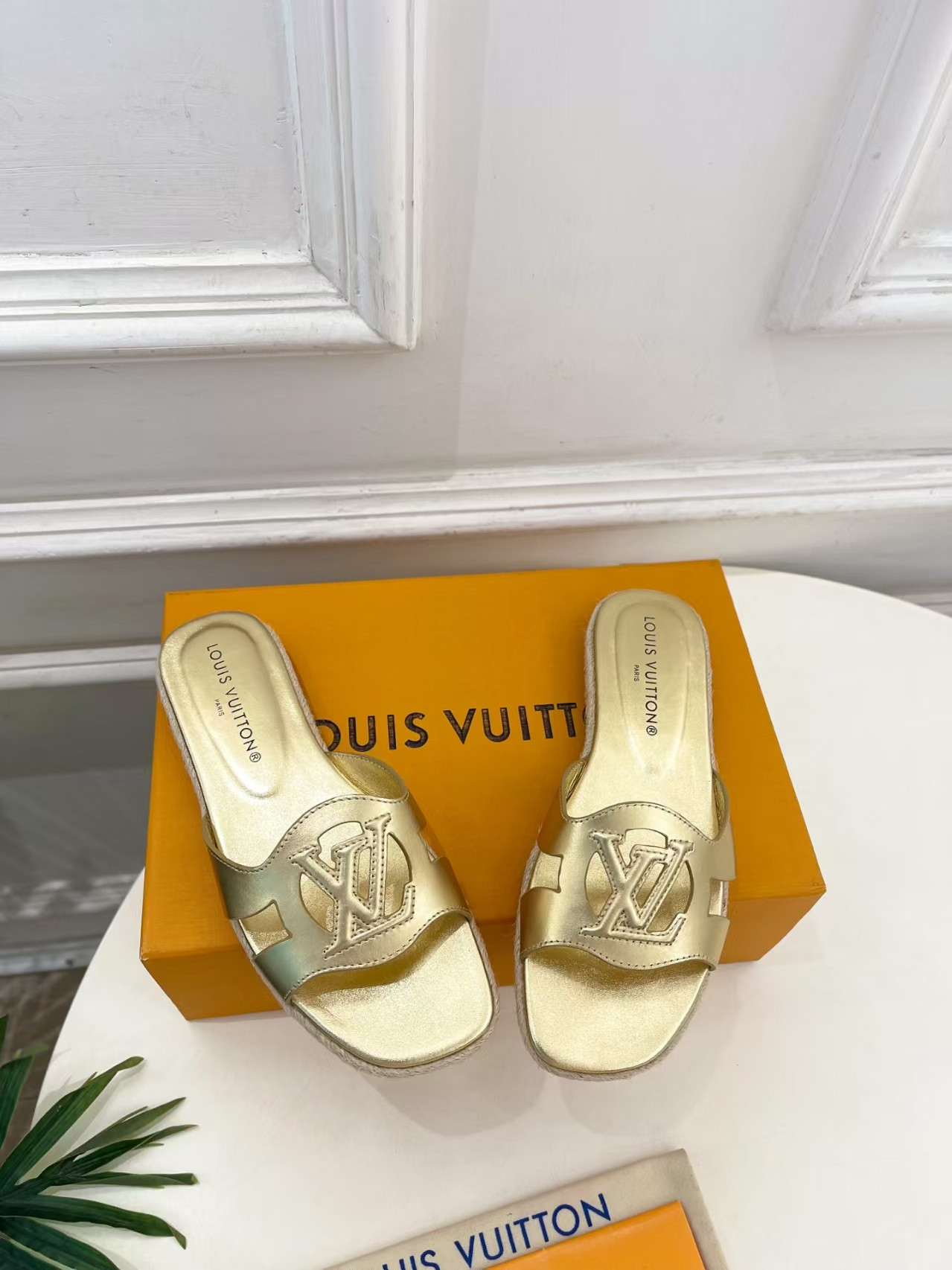 UA LV Flat Mule