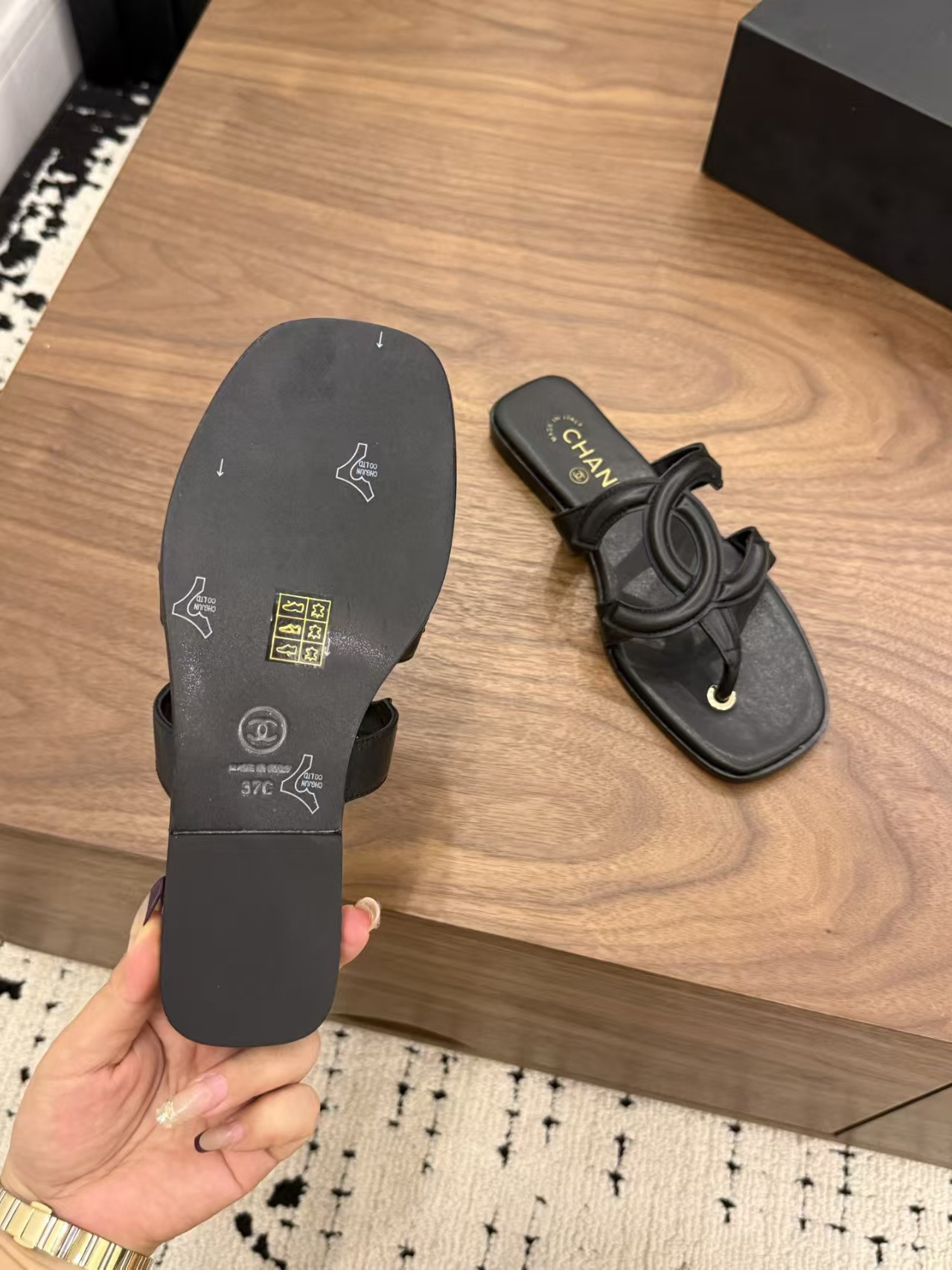 ua Ch**el slides