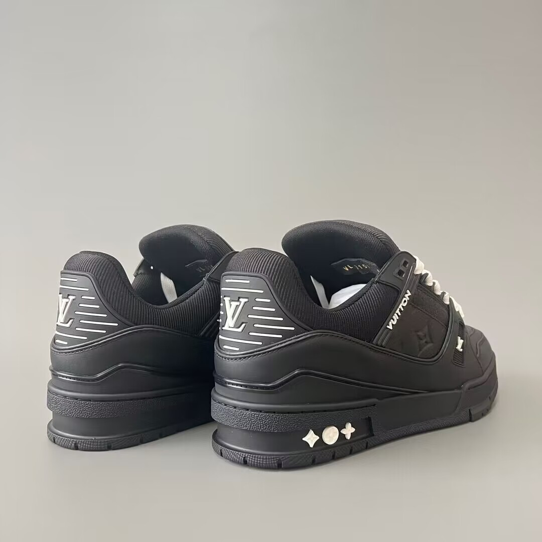 UA L0vis Vvtt0n LV Trainer Black