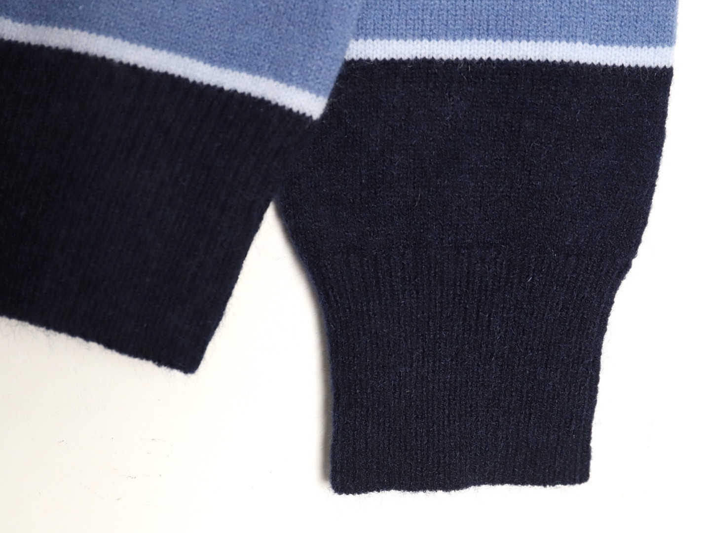 D10r CD D1am0nd Sweaters