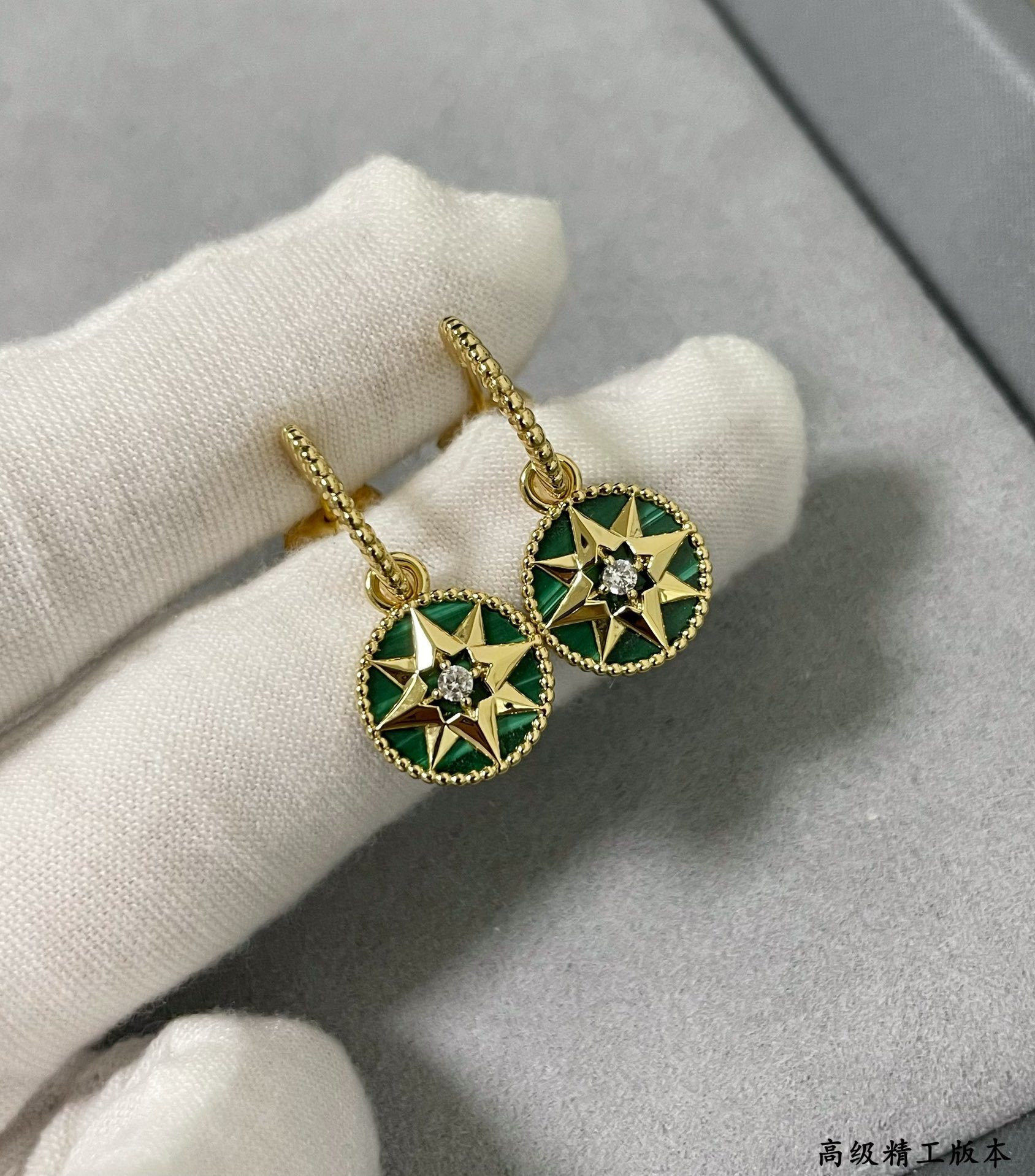 D10r Rose des Vents Earring