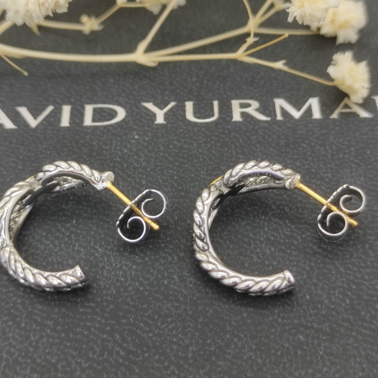 David Yurman Twisted Earrings(Inner diameter about 1.5cm)
